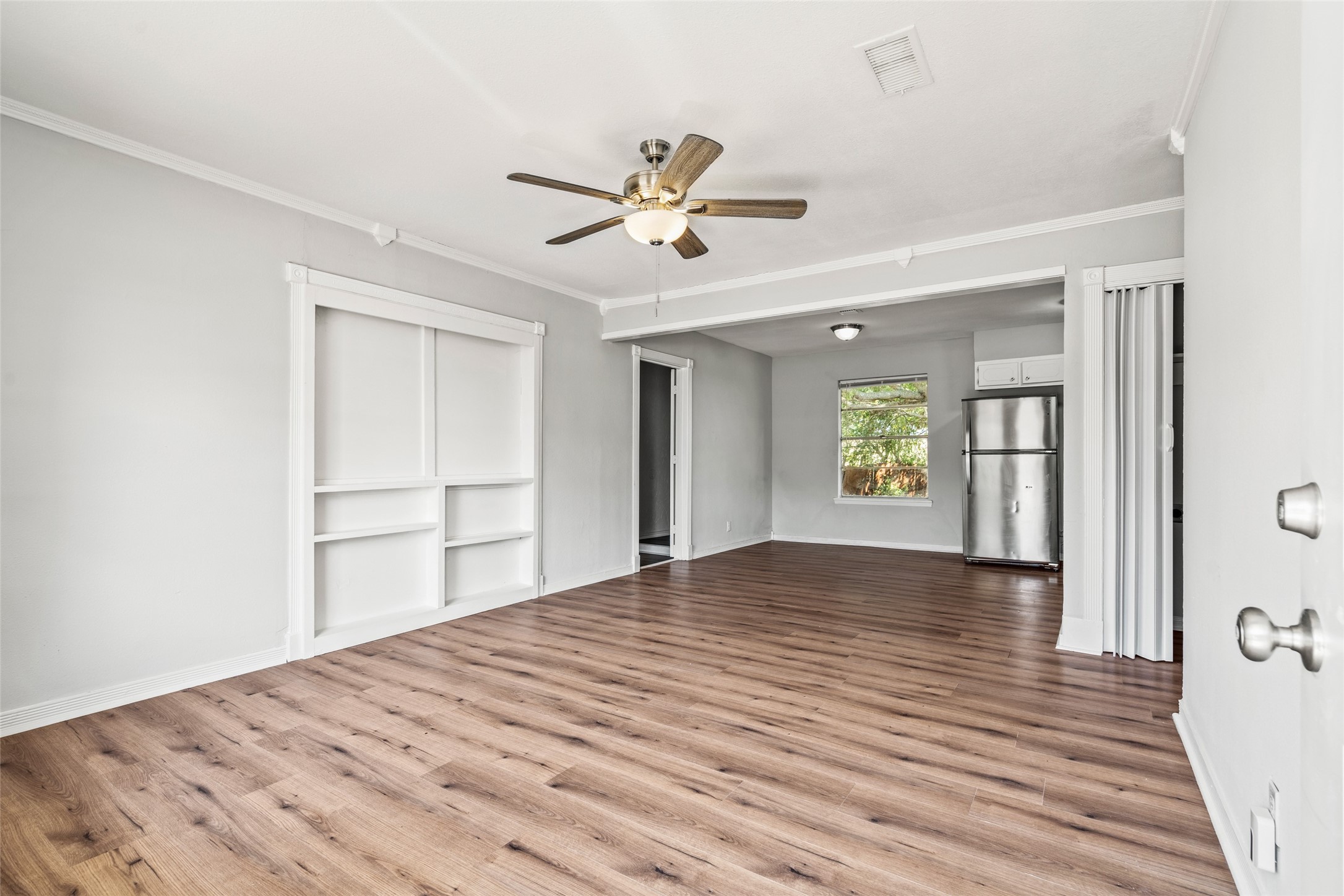 810 S Western Hills Drive