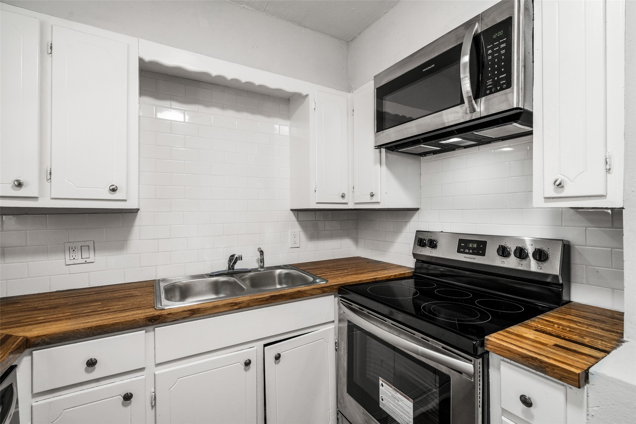 810 S Western Hills Drive