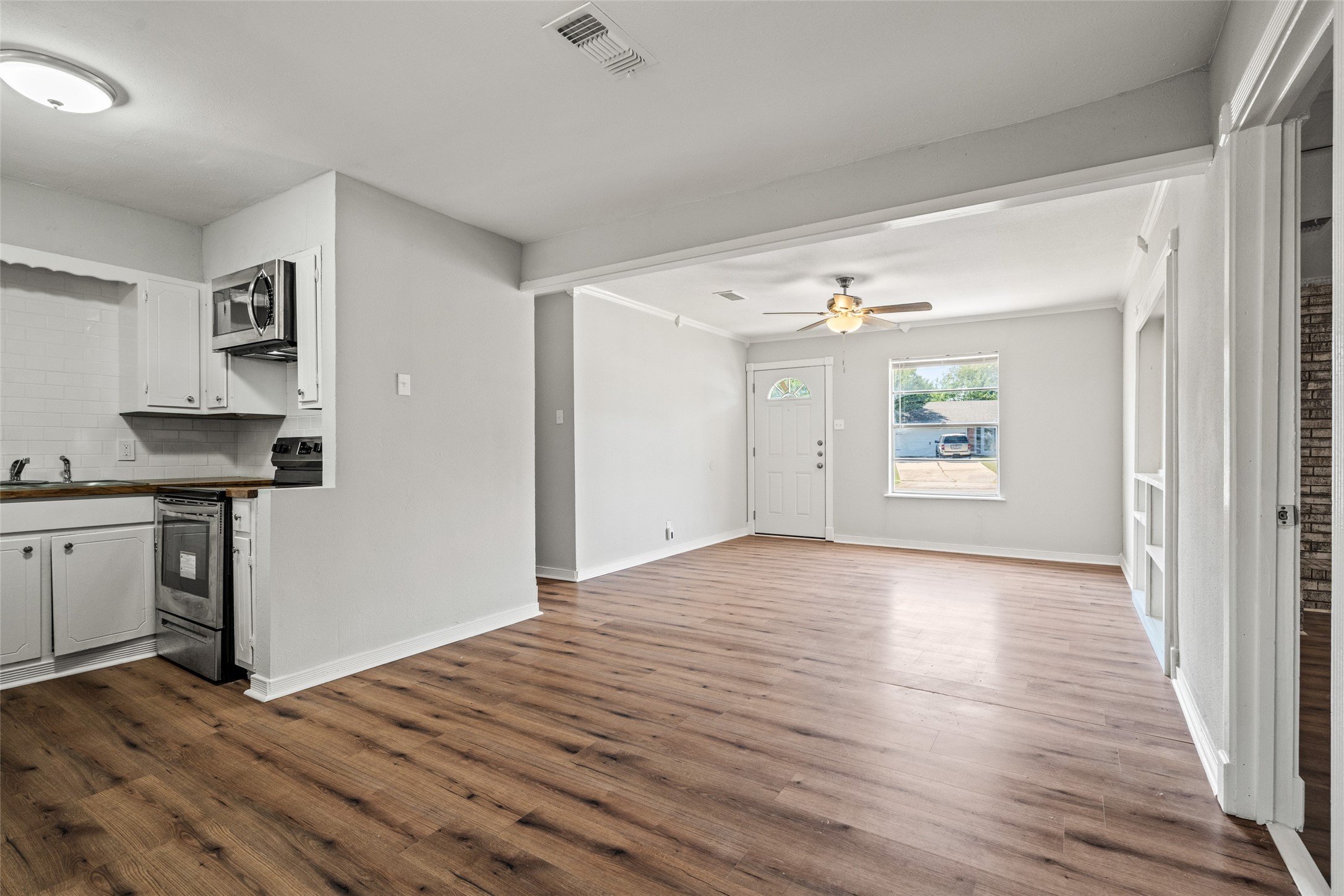 810 S Western Hills Drive