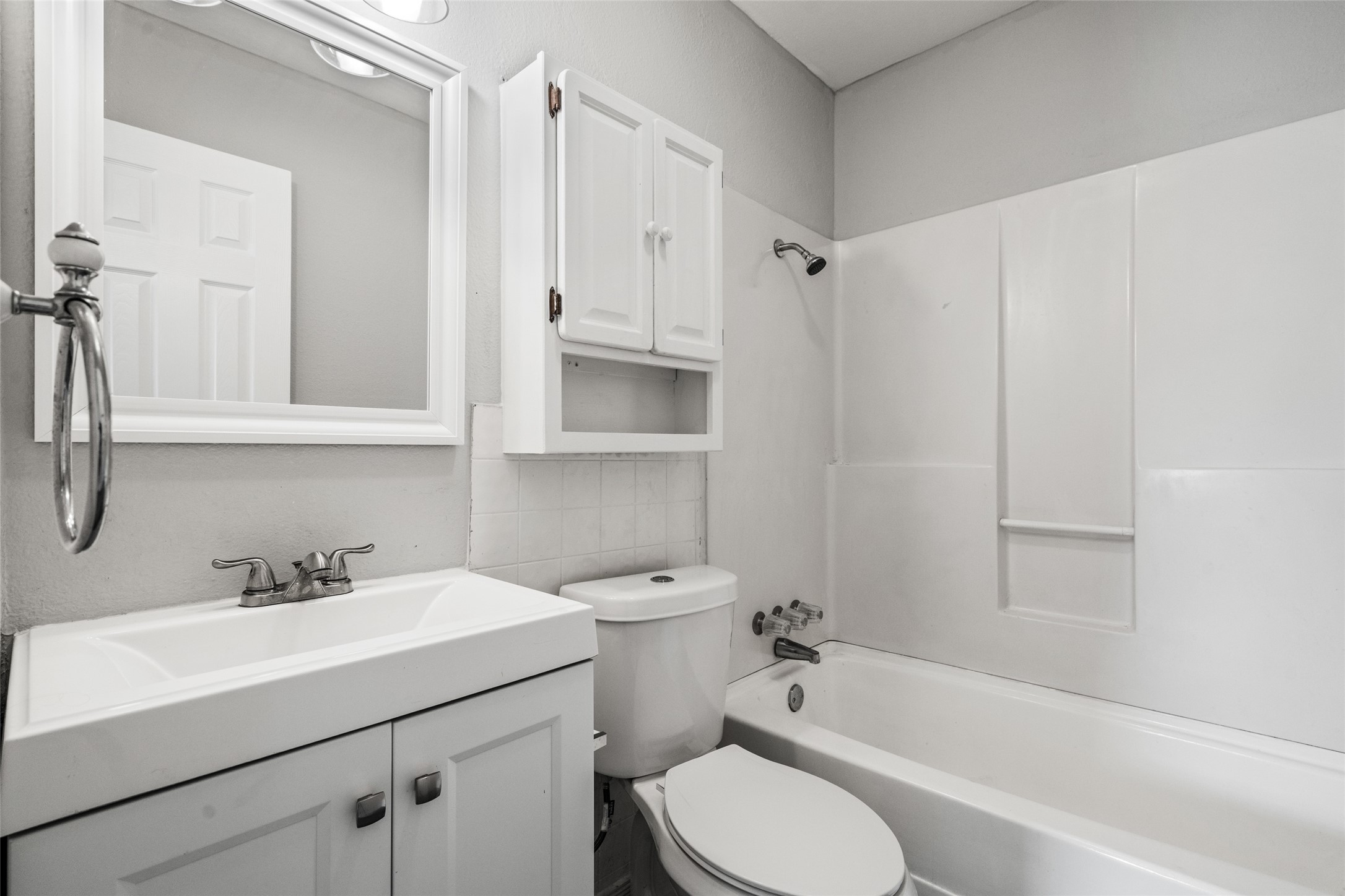 810 S Western Hills Drive