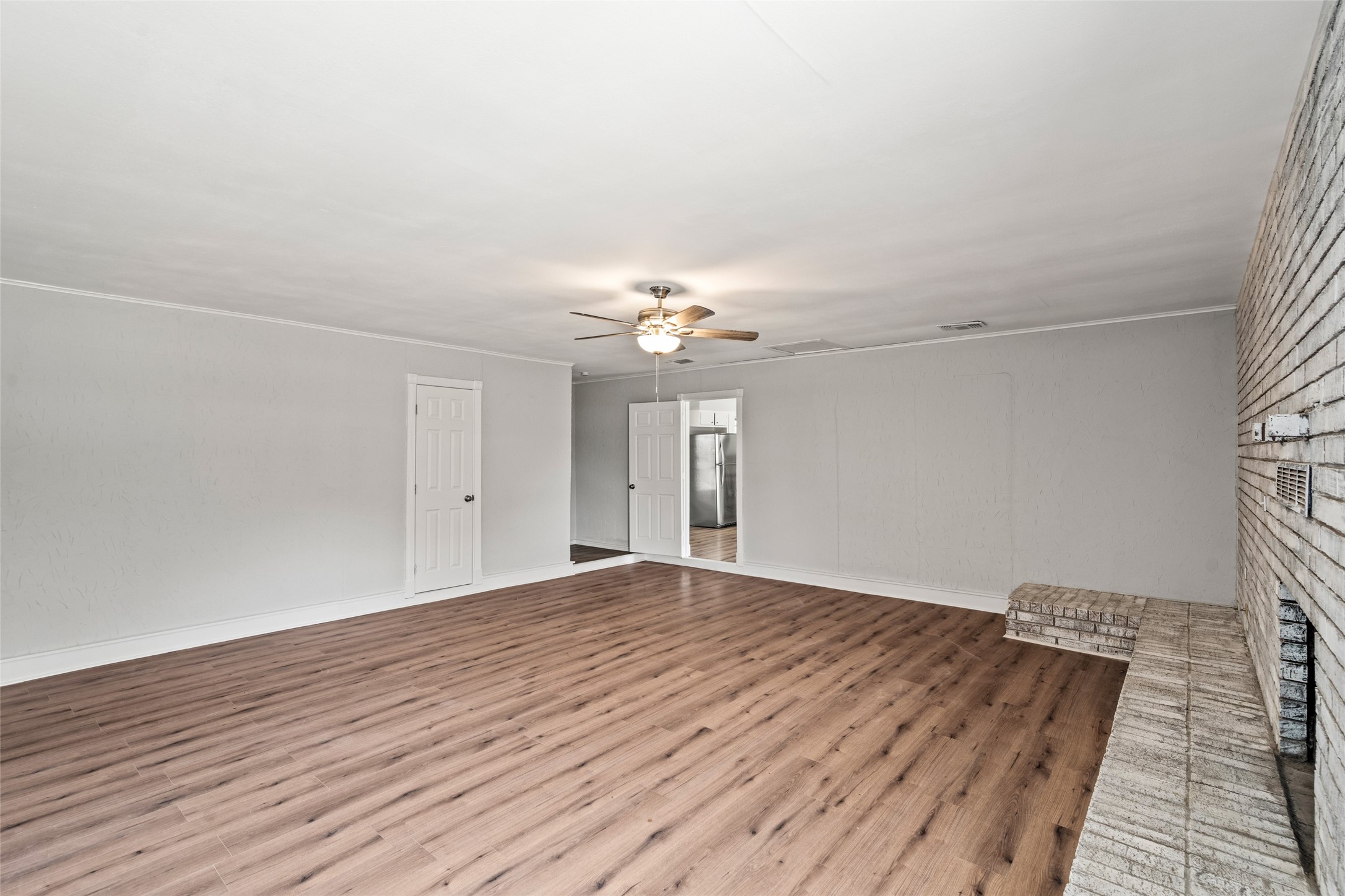 810 S Western Hills Drive