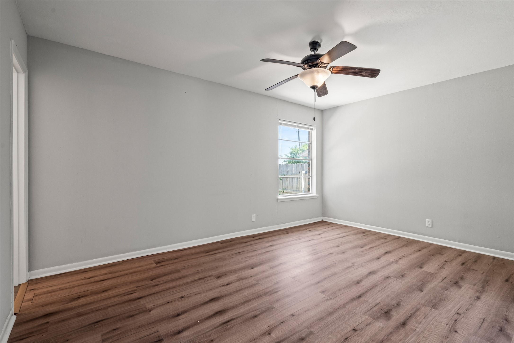 810 S Western Hills Drive