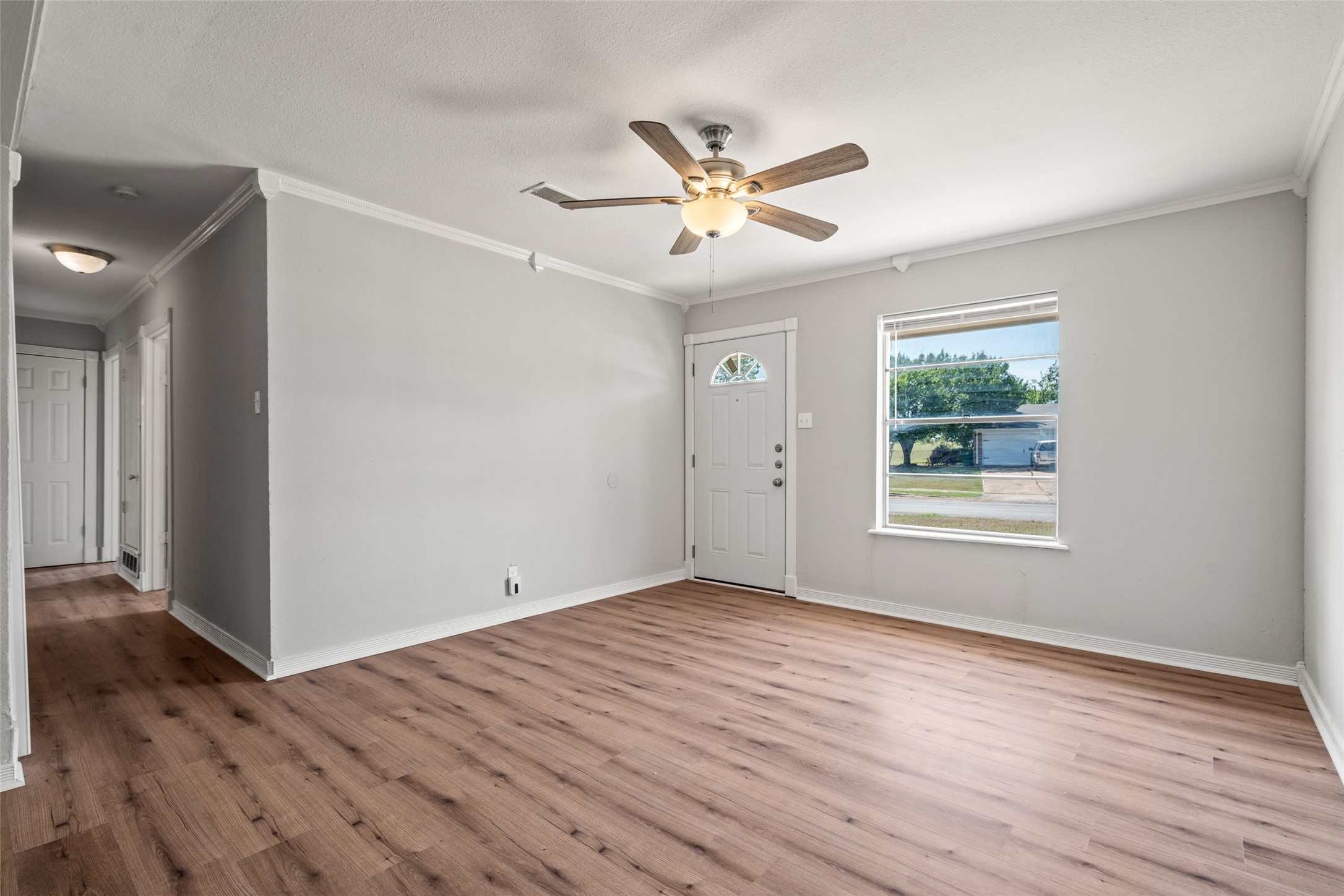 810 S Western Hills Drive