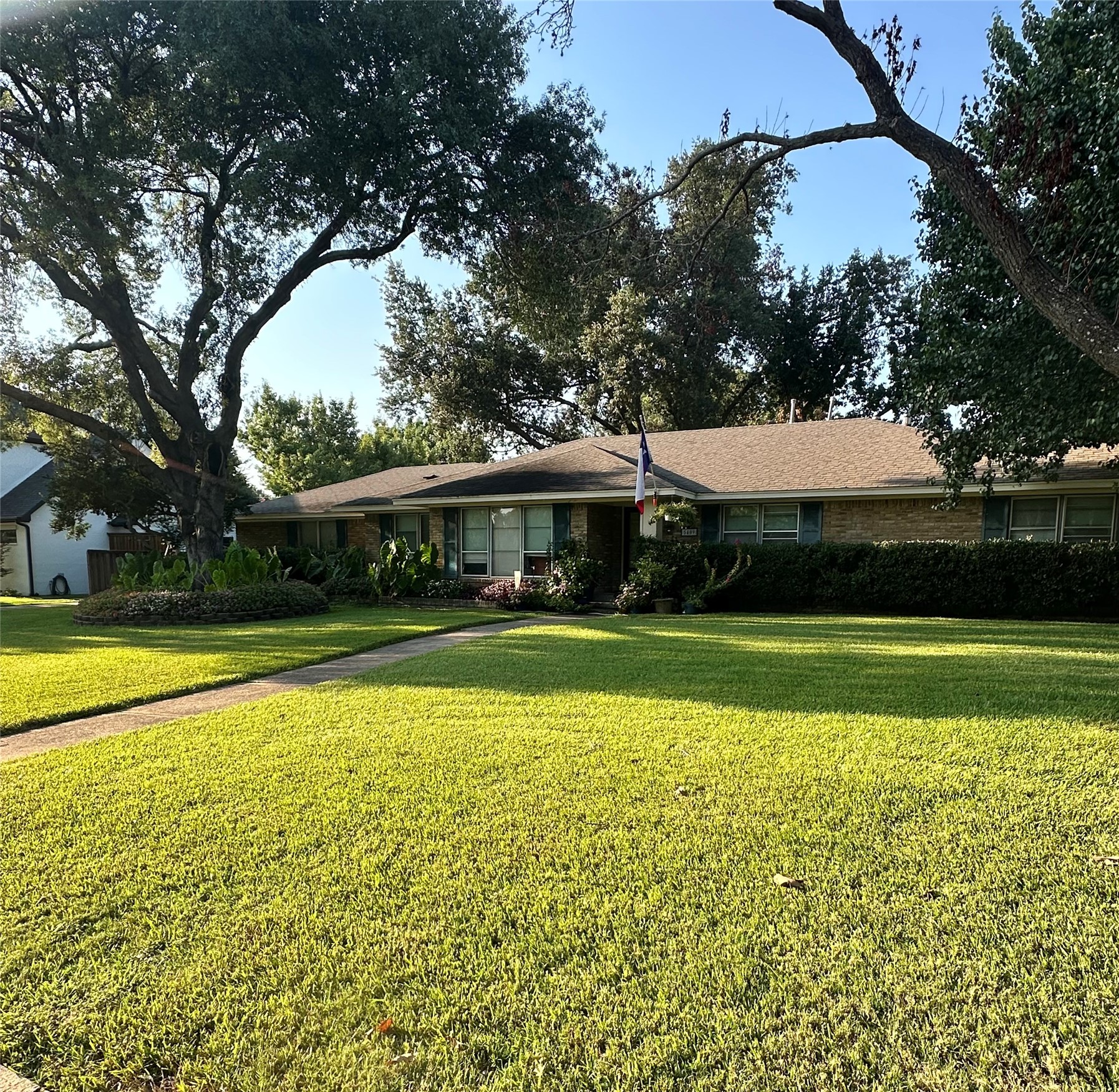 5409 Del Roy Drive