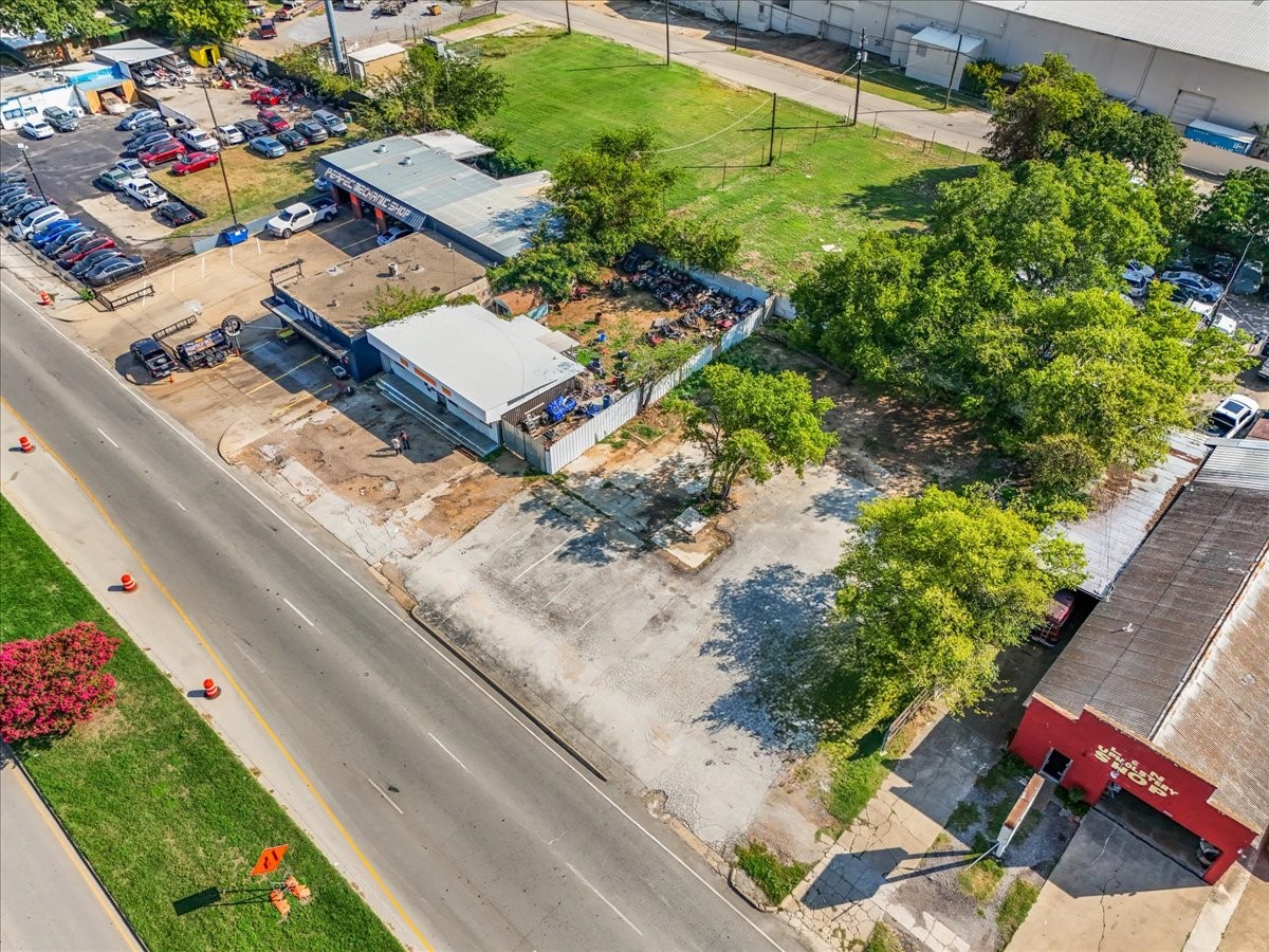 6002 E Lancaster Avenue