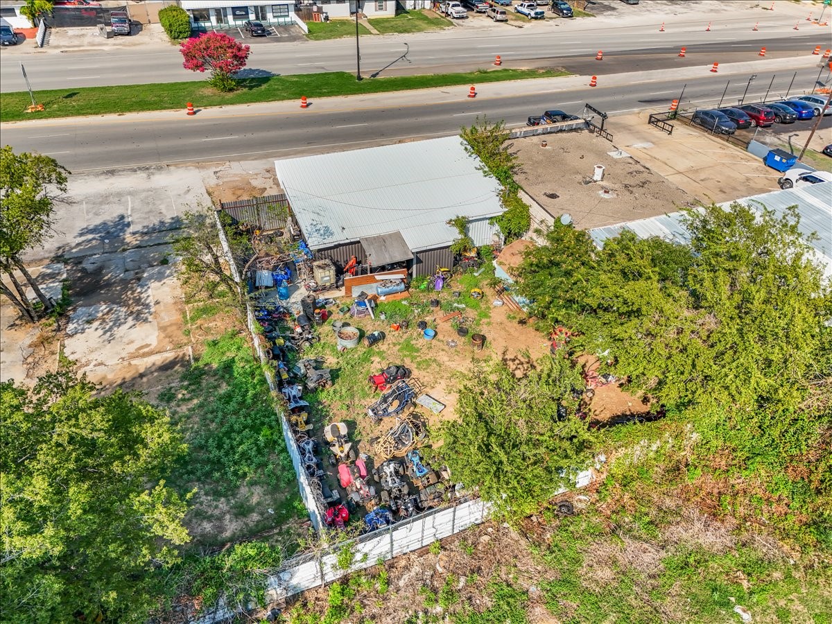 6002 E Lancaster Avenue