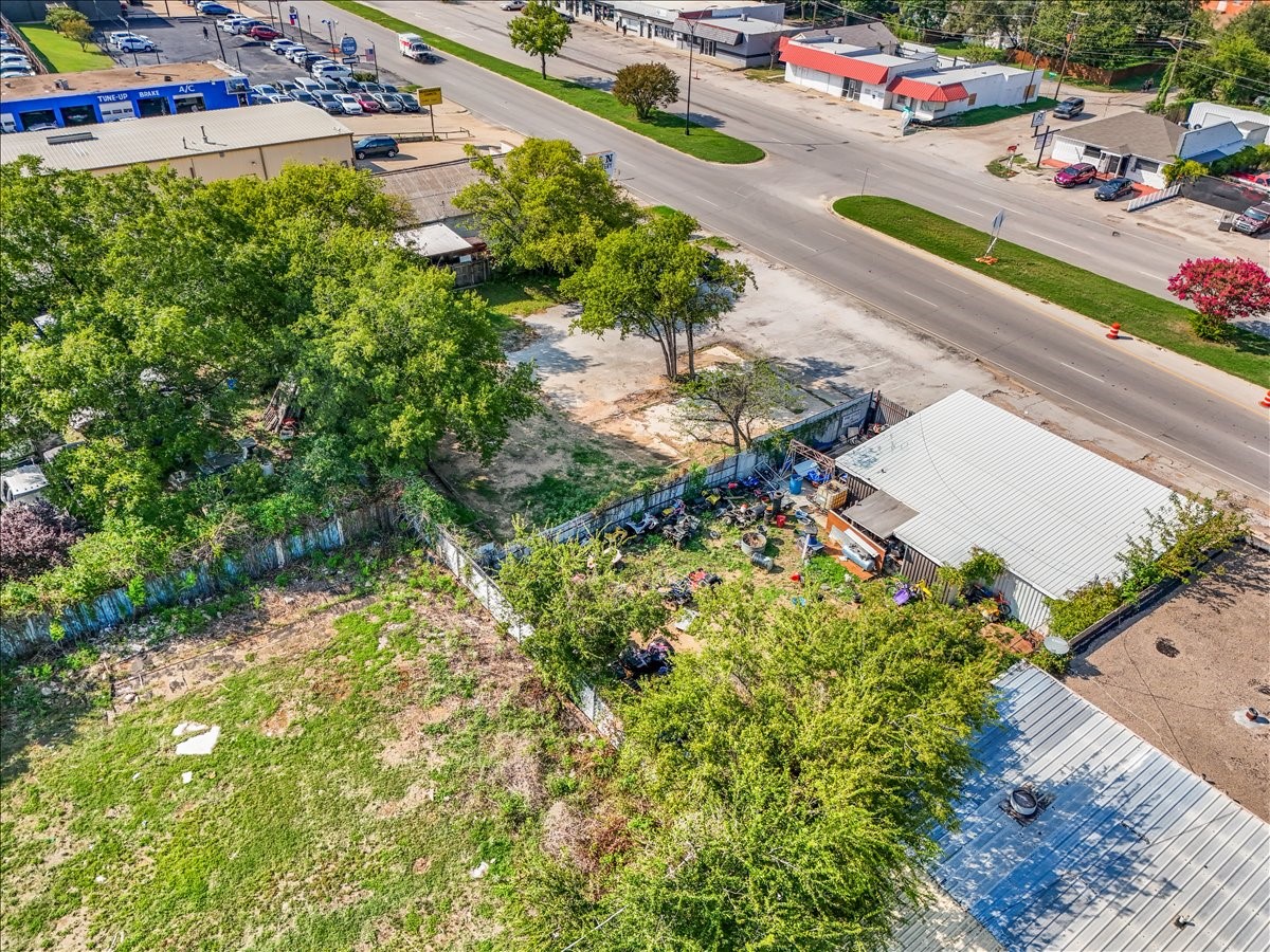 6002 E Lancaster Avenue