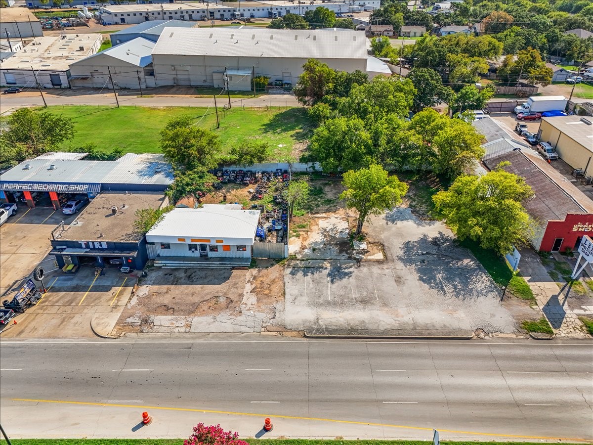 6002 E Lancaster Avenue