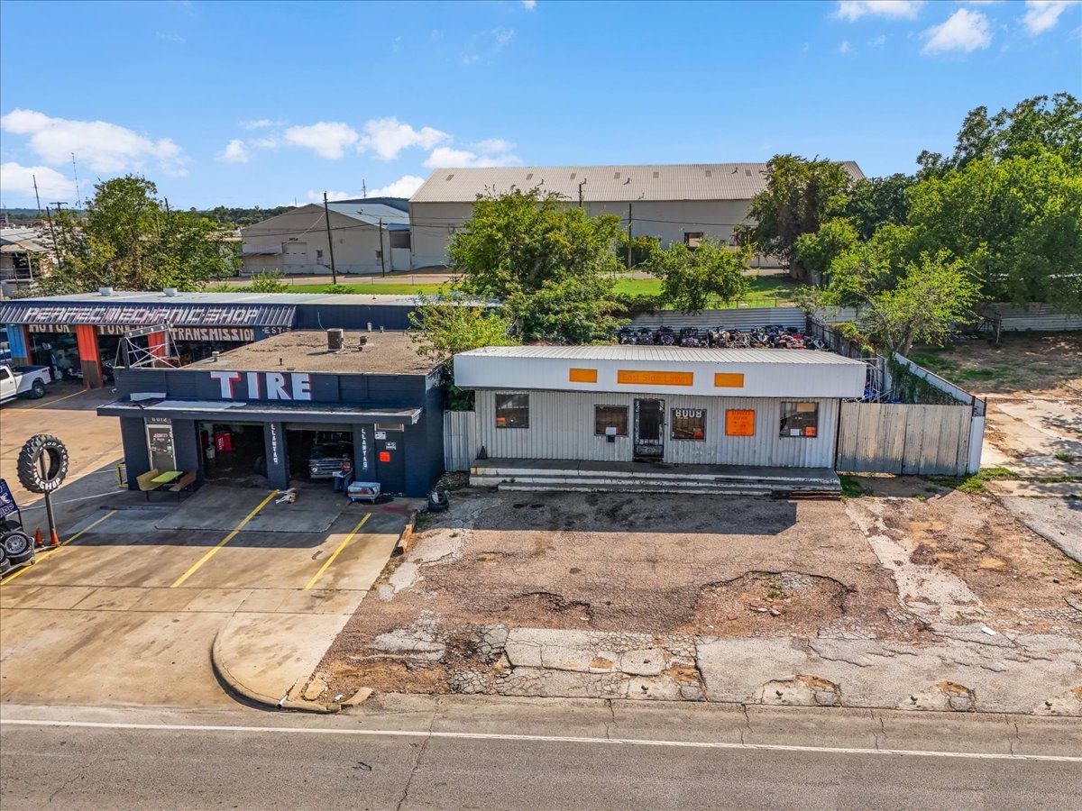 6002 E Lancaster Avenue