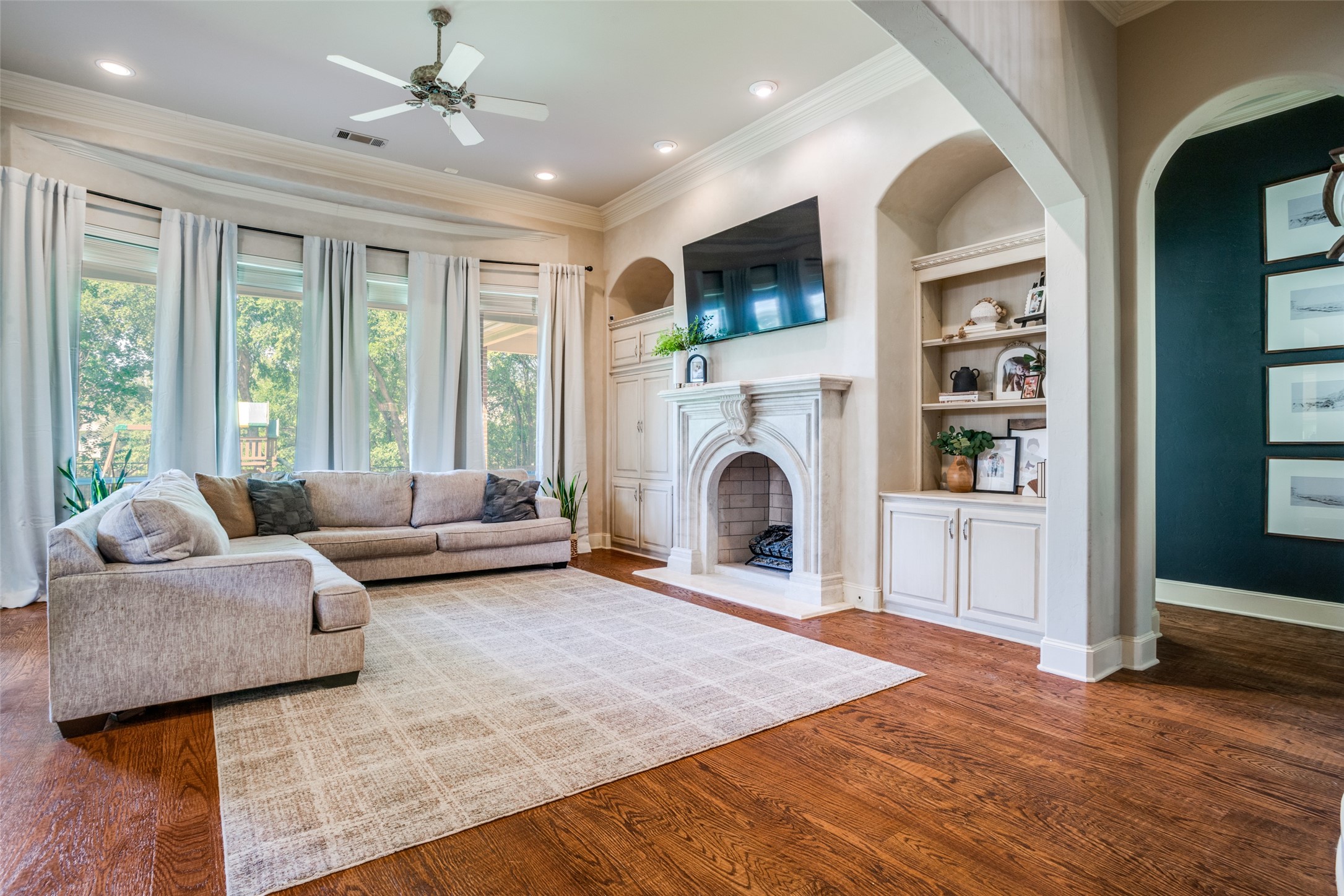 5902 Arrowhead Drive