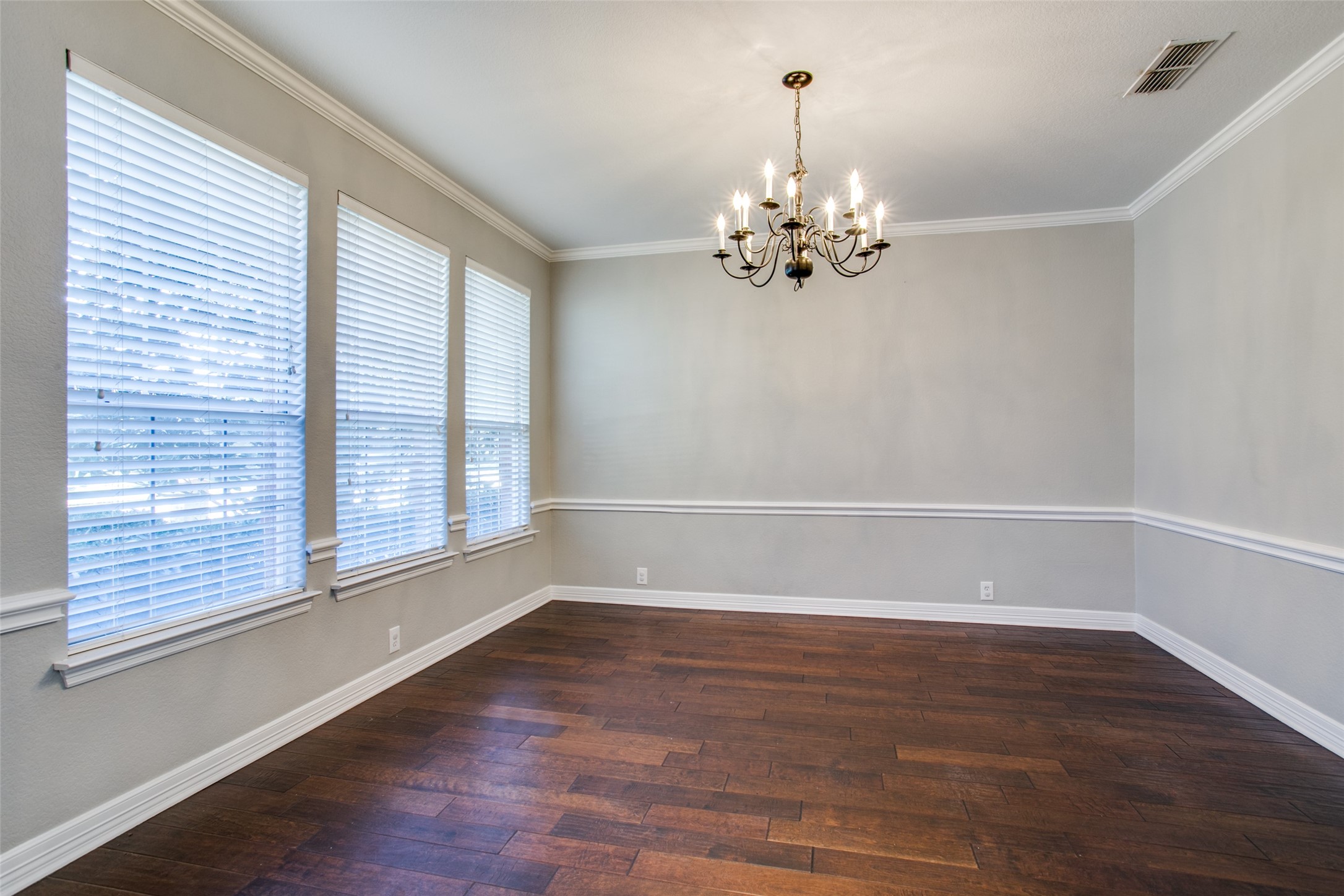 206 Lake Crest Drive