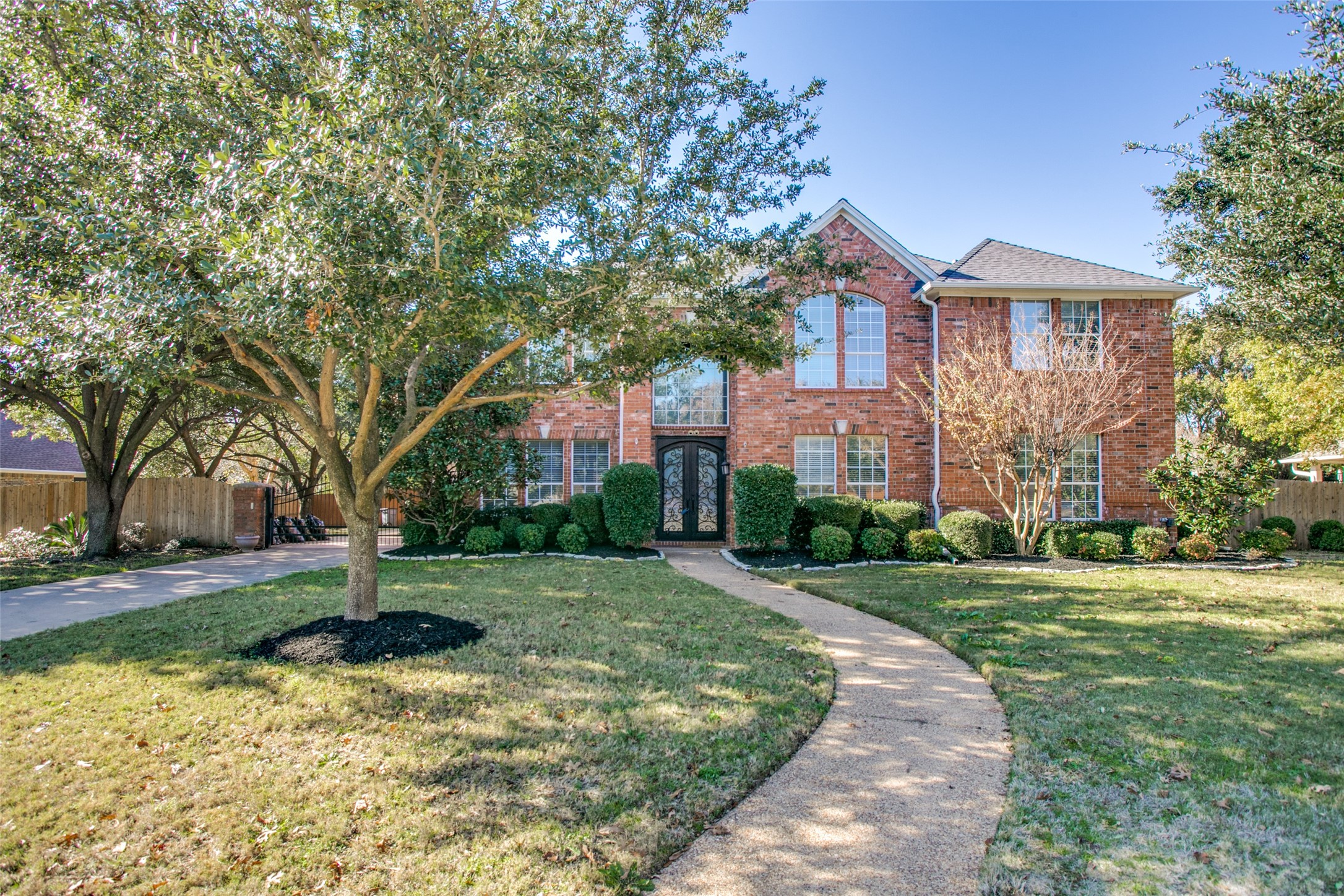 206 Lake Crest Drive