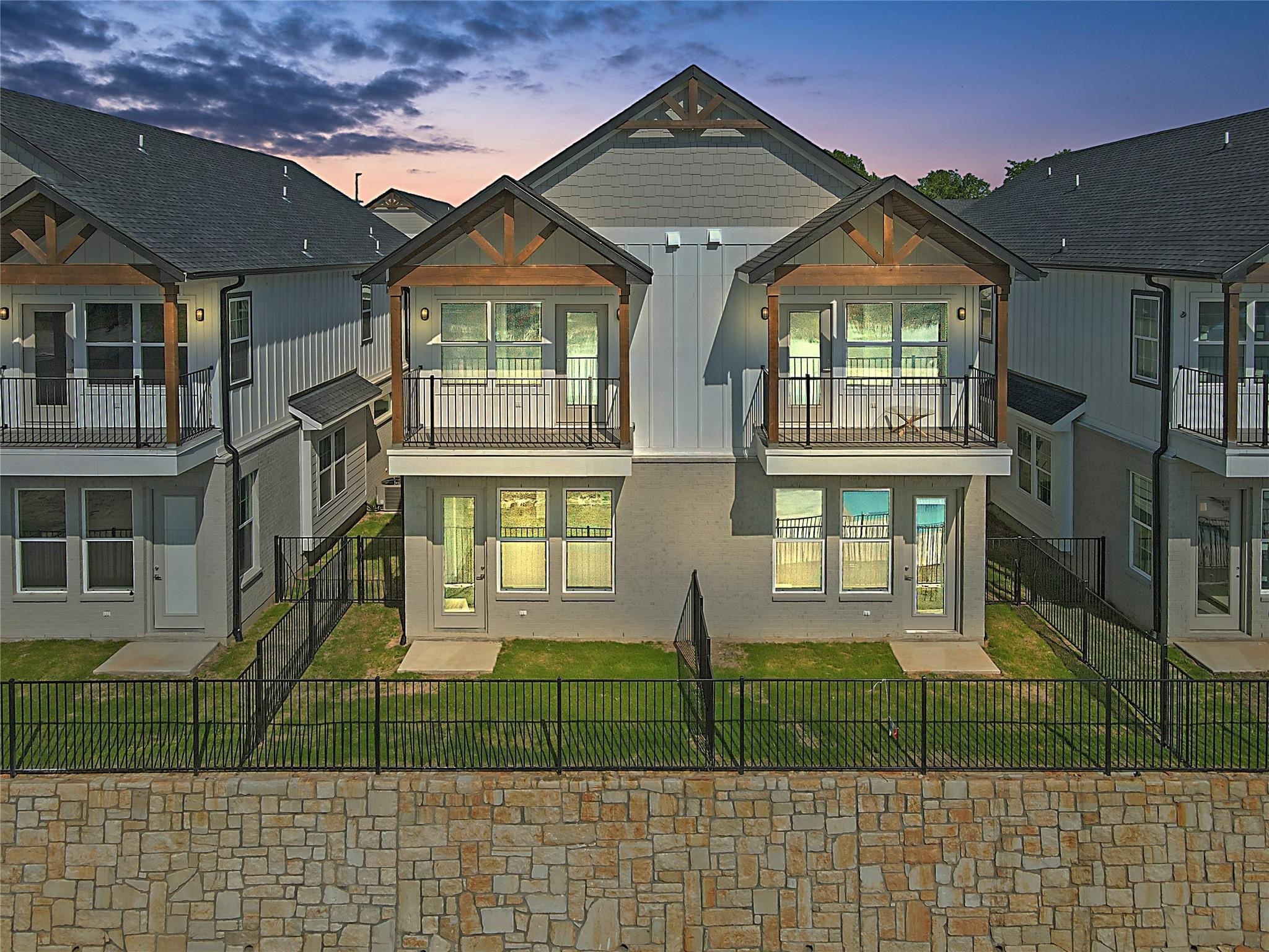 1319 W Main. Street 11