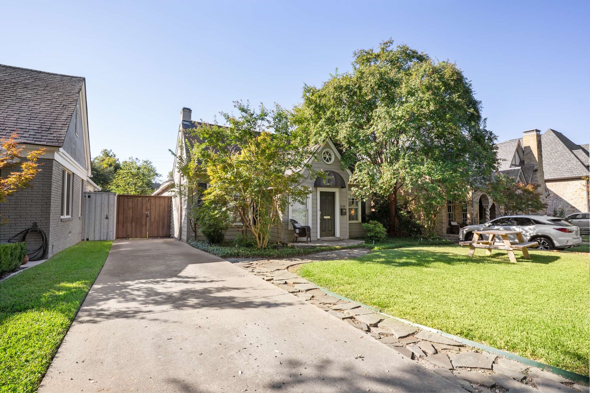 5538 Vanderbilt Avenue