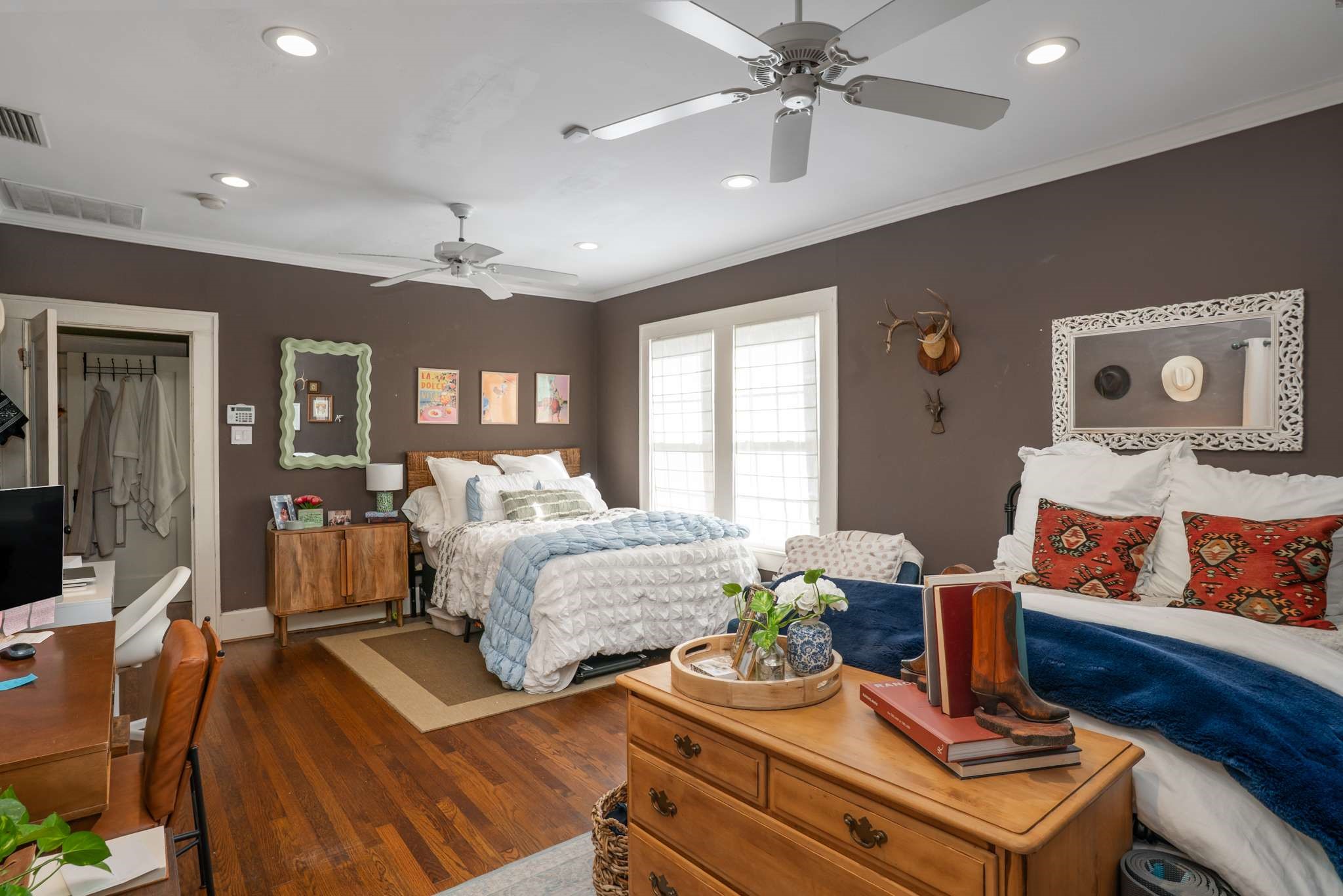 5538 Vanderbilt Avenue