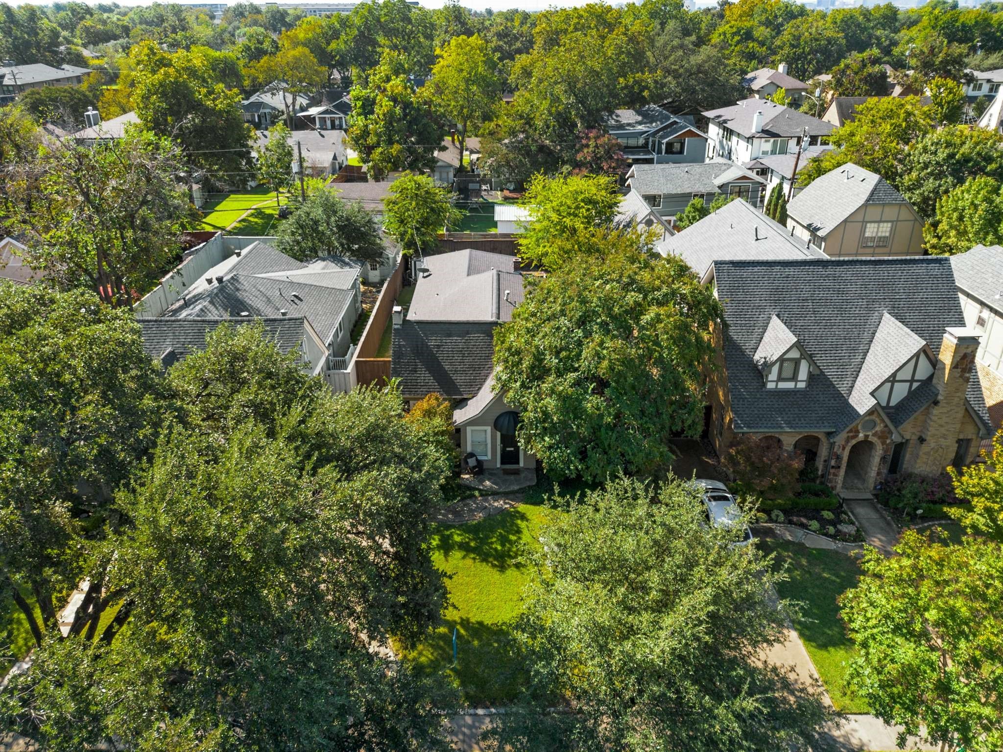 5538 Vanderbilt Avenue