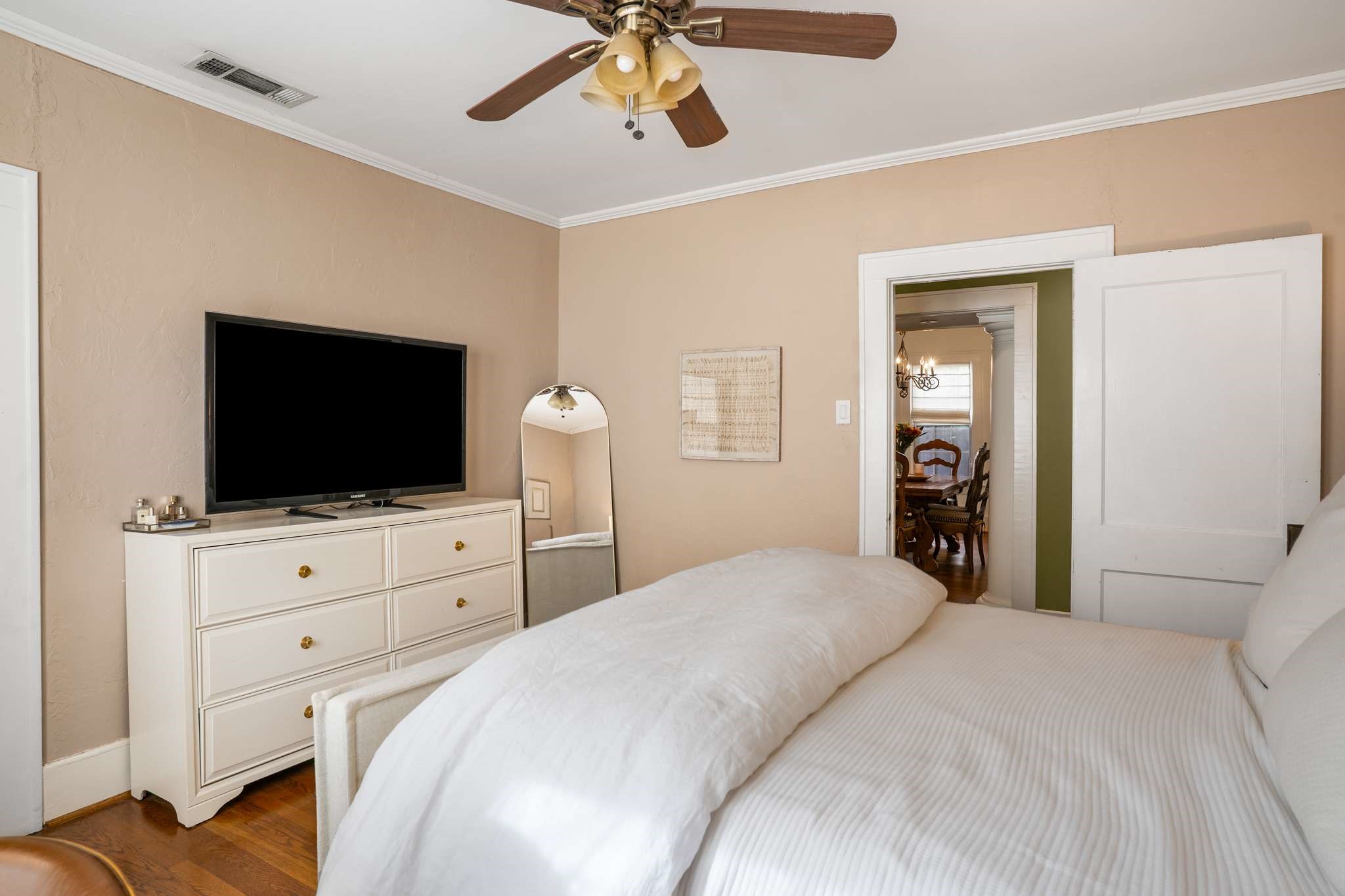 5538 Vanderbilt Avenue