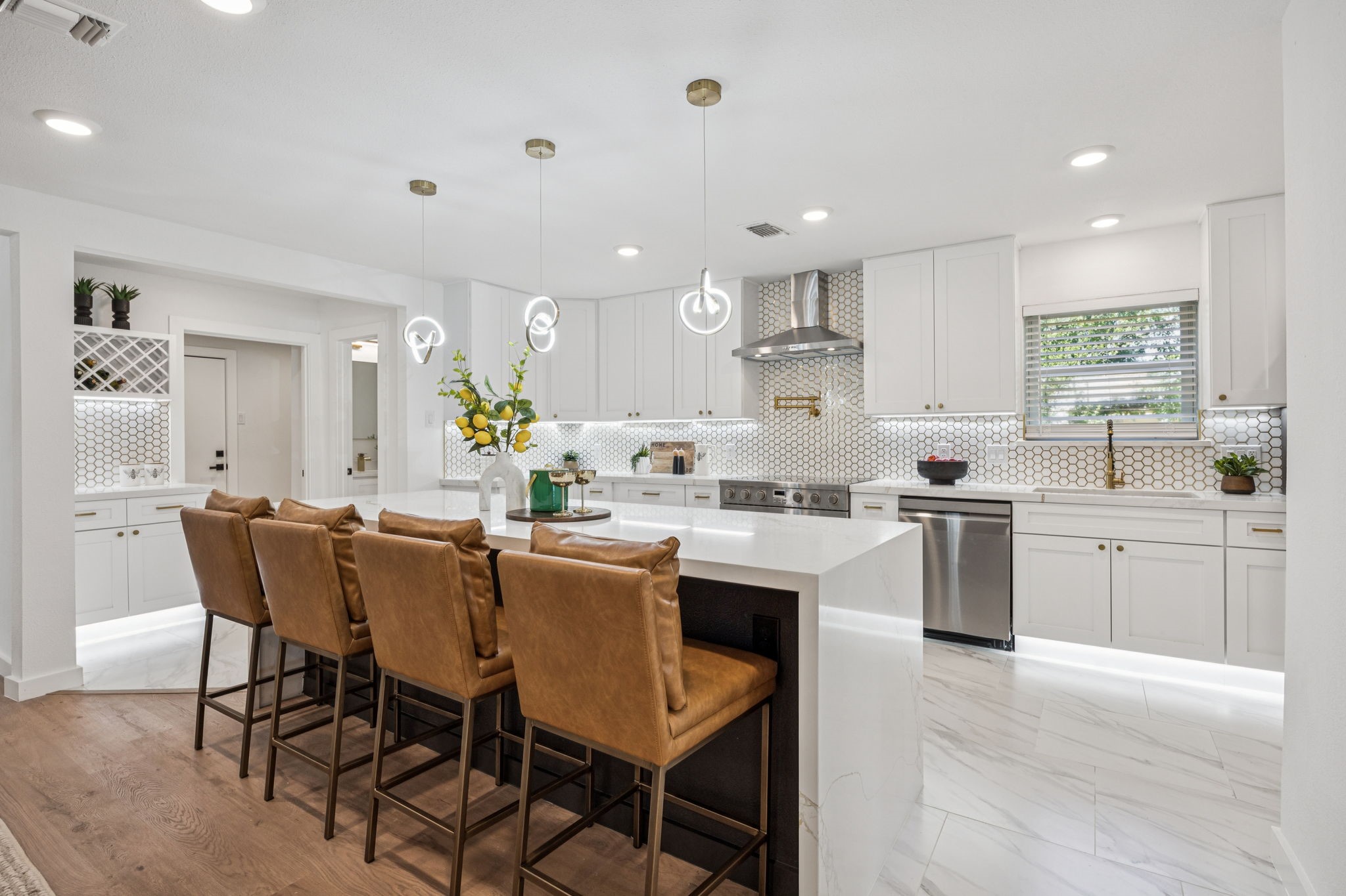 13616 Rolling Hills Lane