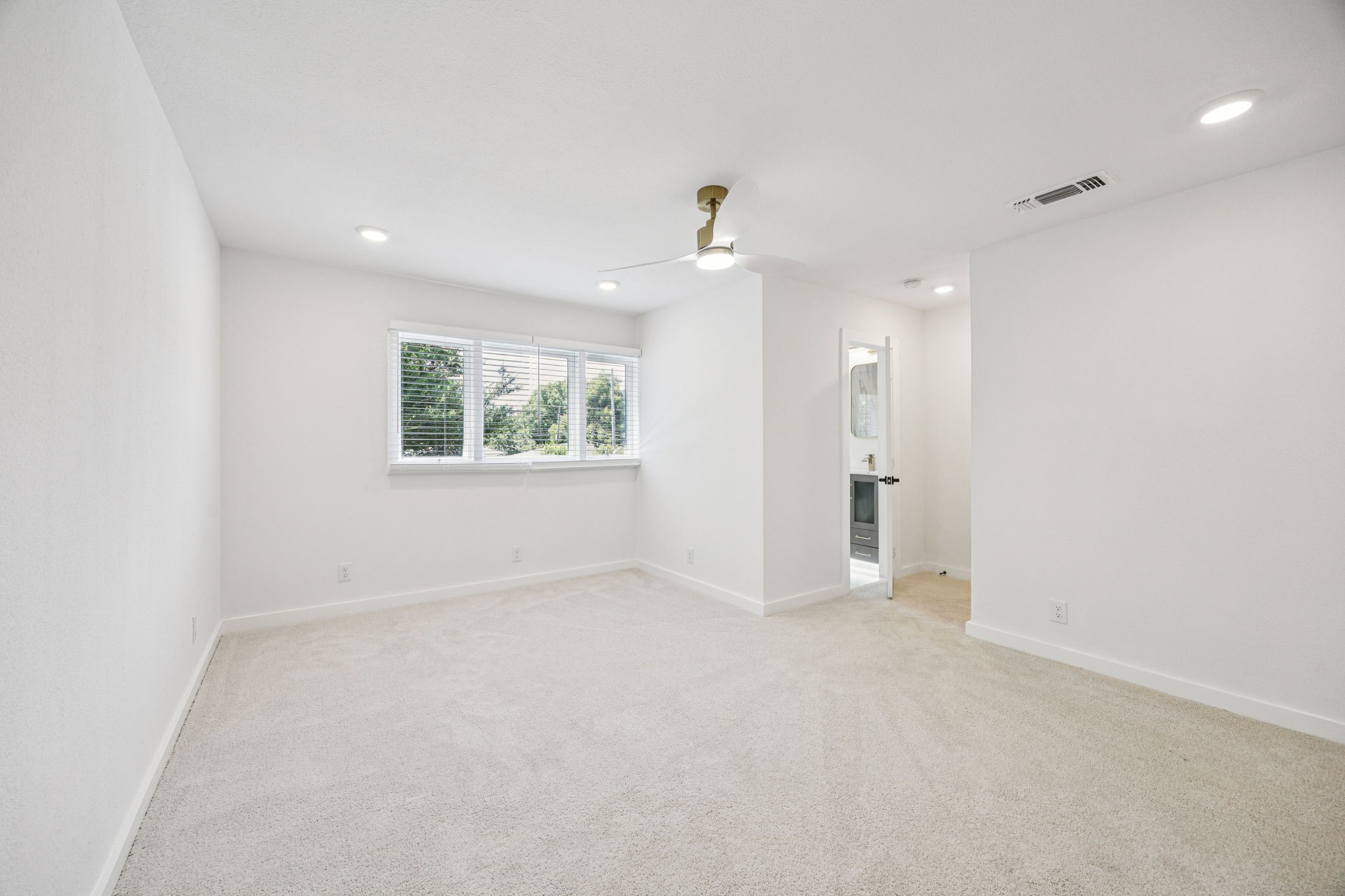 13616 Rolling Hills Lane