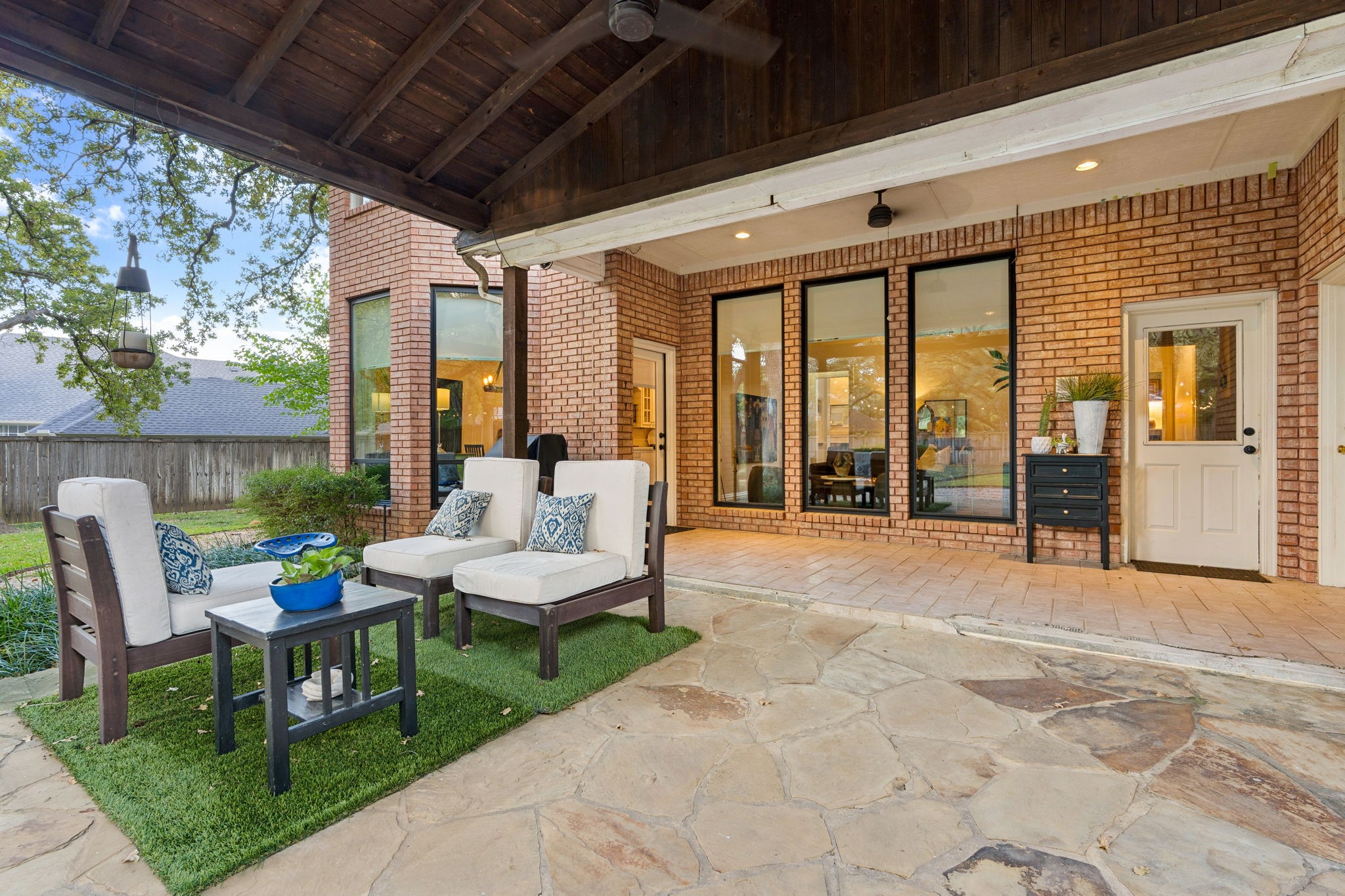 204 Southridge Lakes Parkway