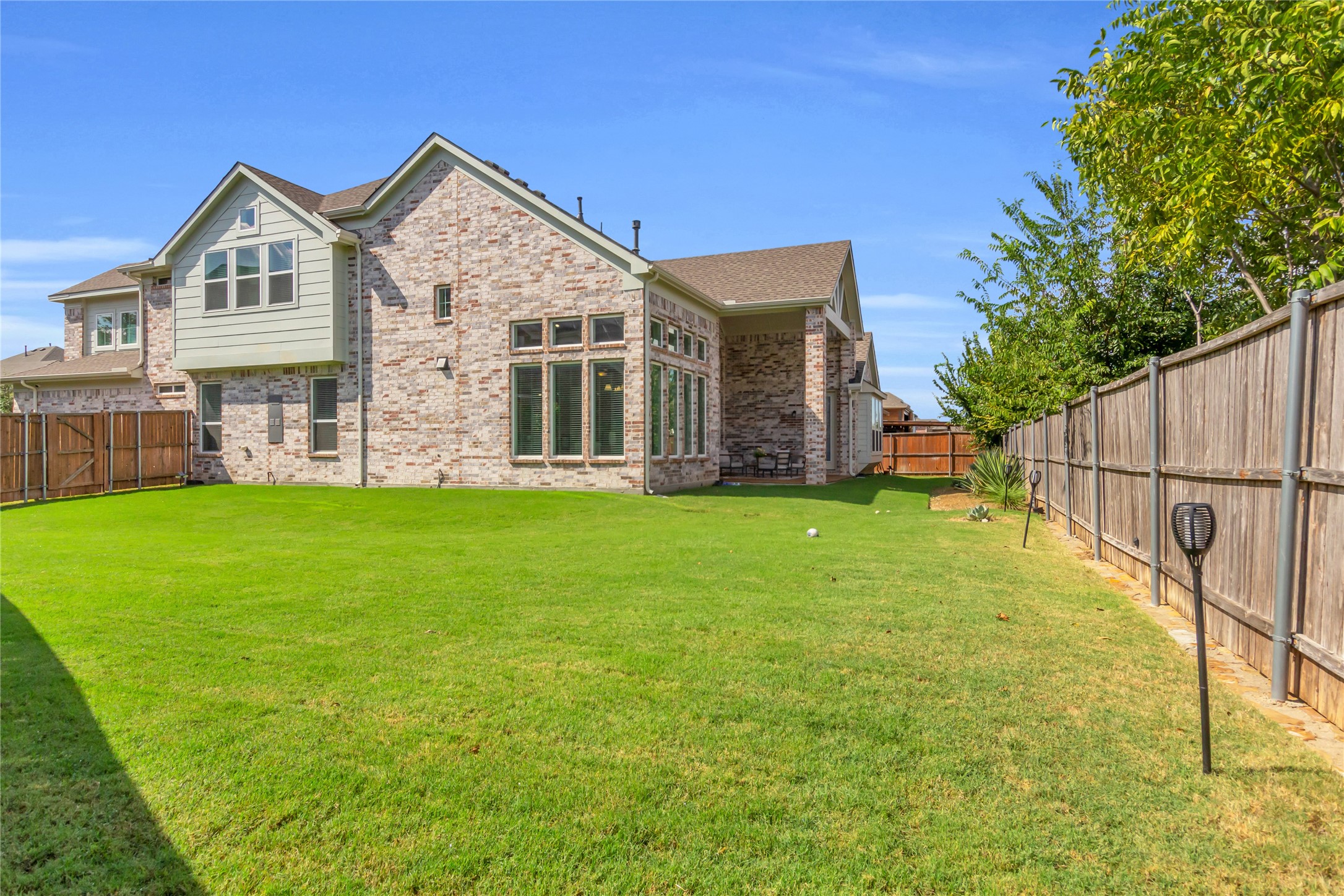 942 Herschell Street