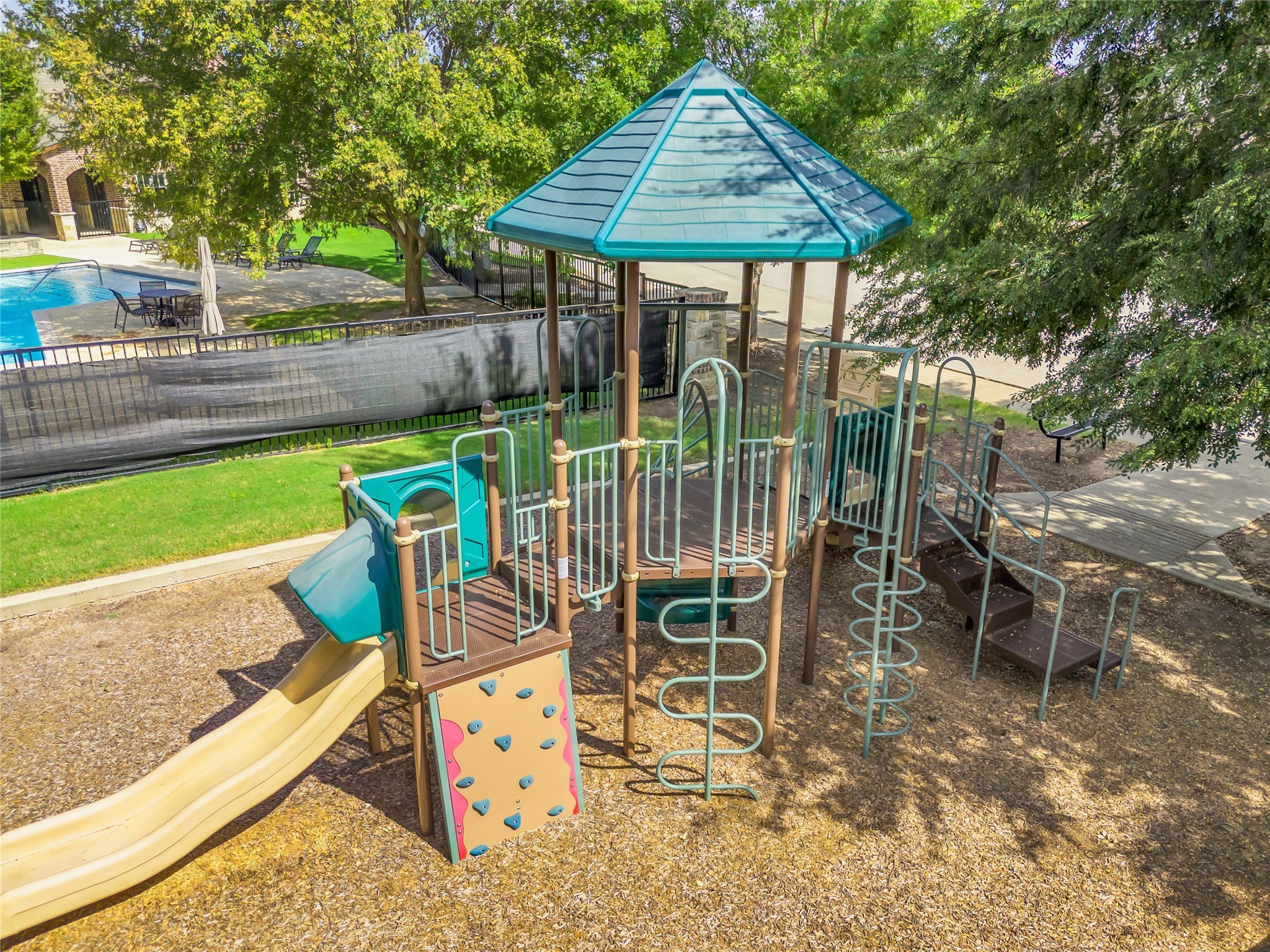 942 Herschell Street