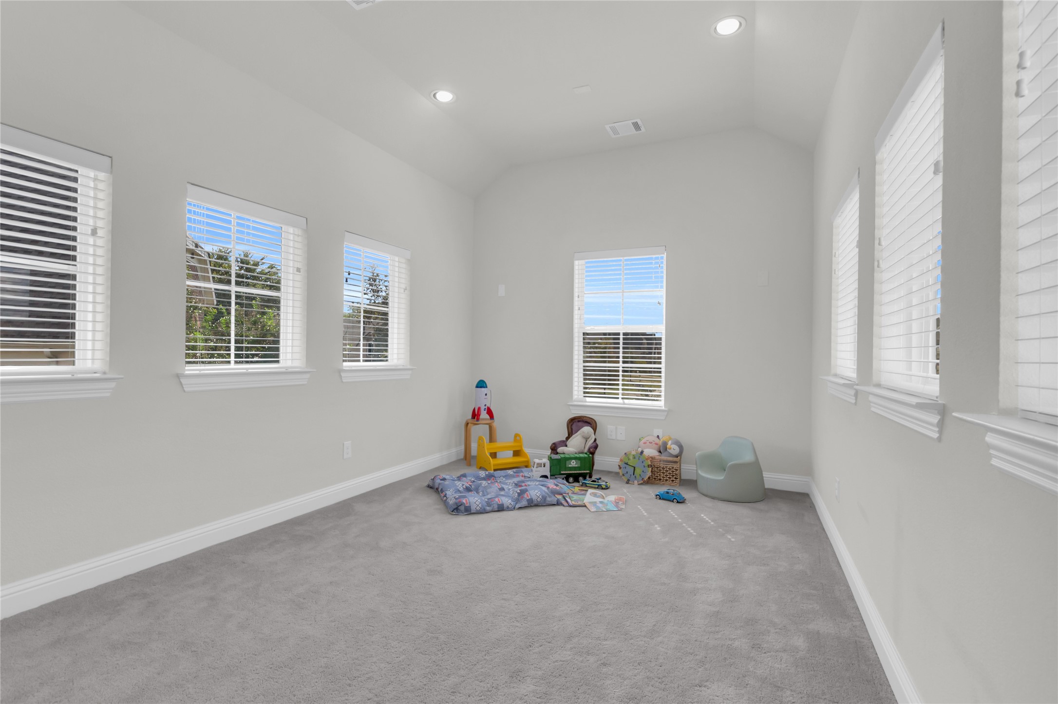 942 Herschell Street