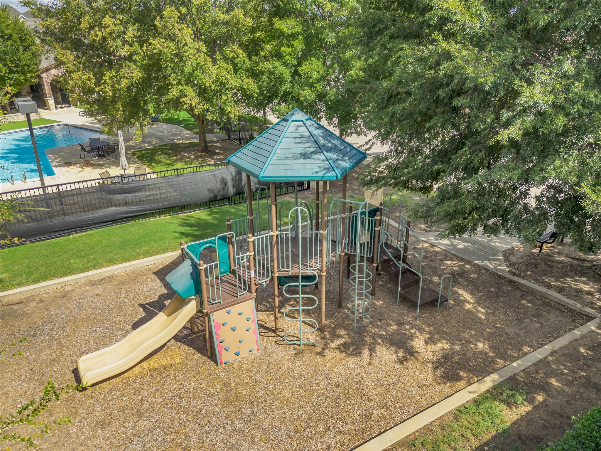 942 Herschell Street