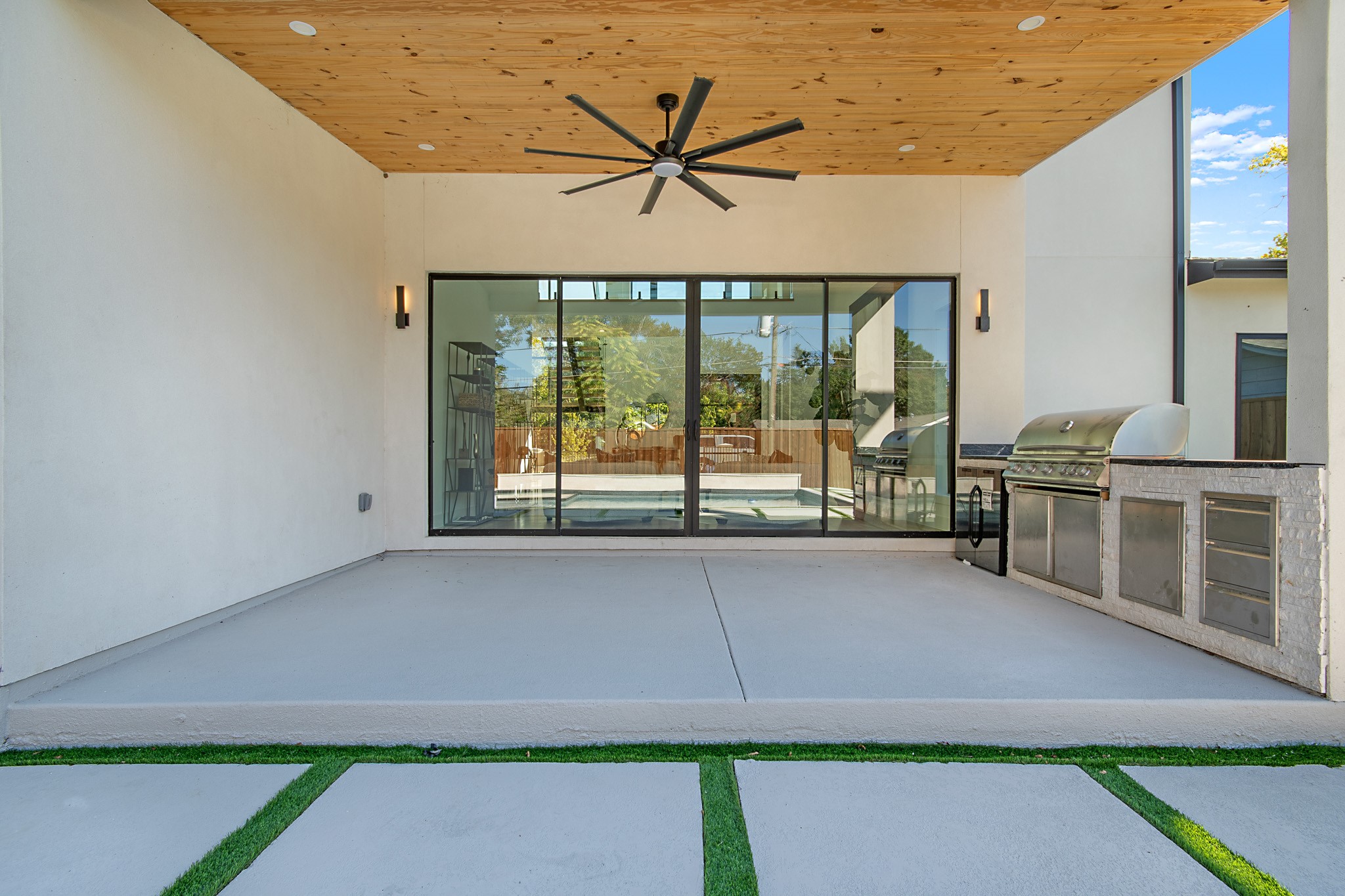 10207 Marsh Lane