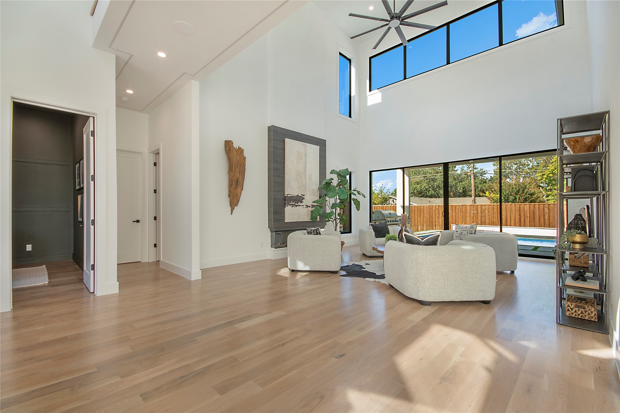 10207 Marsh Lane