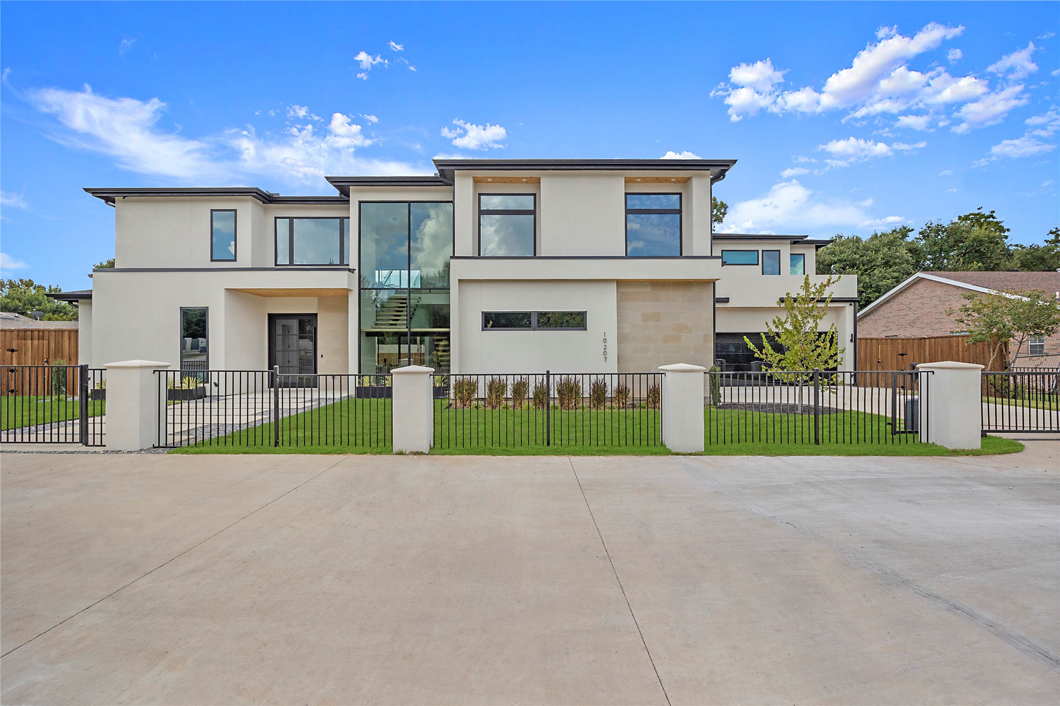 10207 Marsh Lane