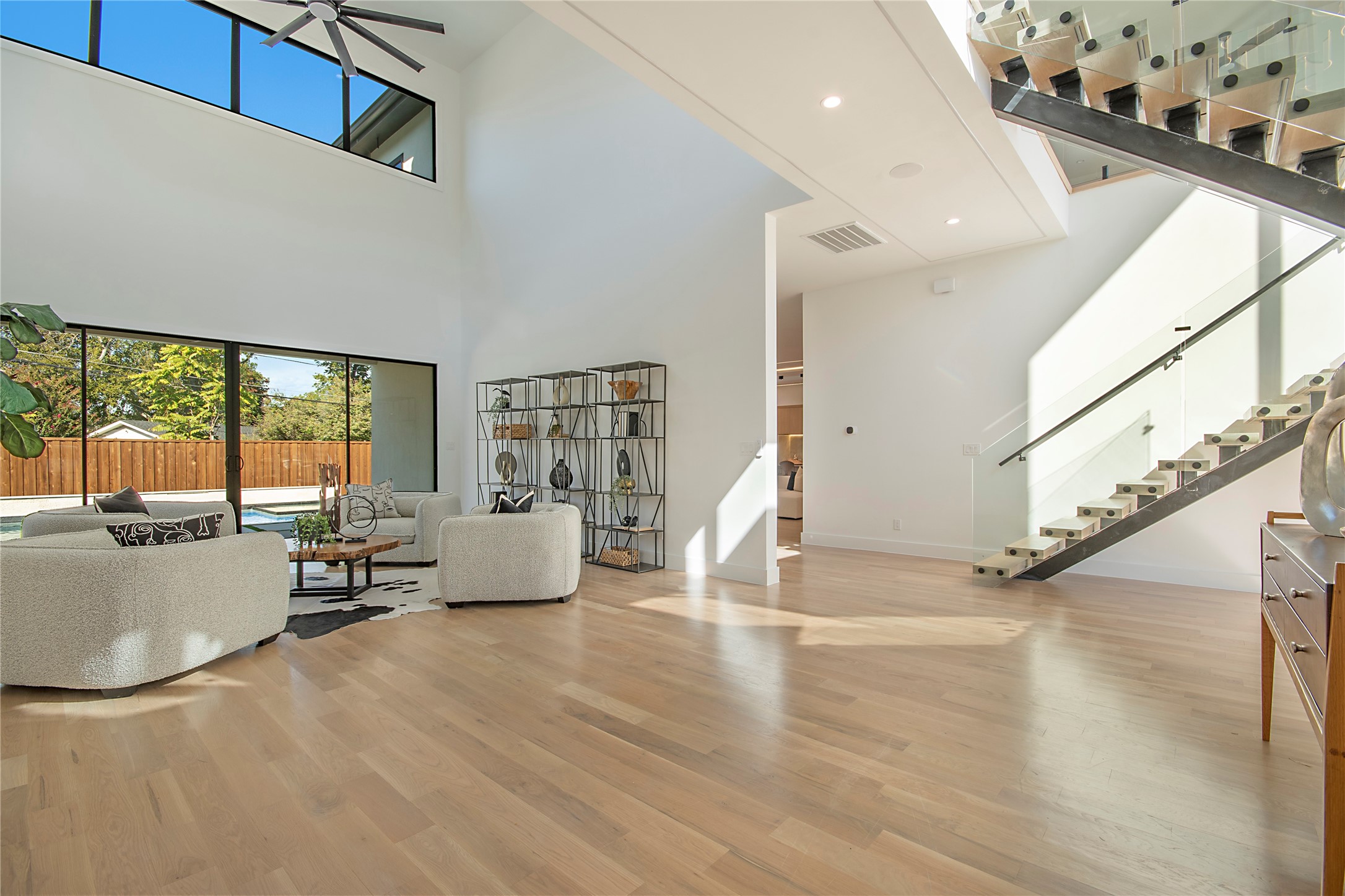 10207 Marsh Lane
