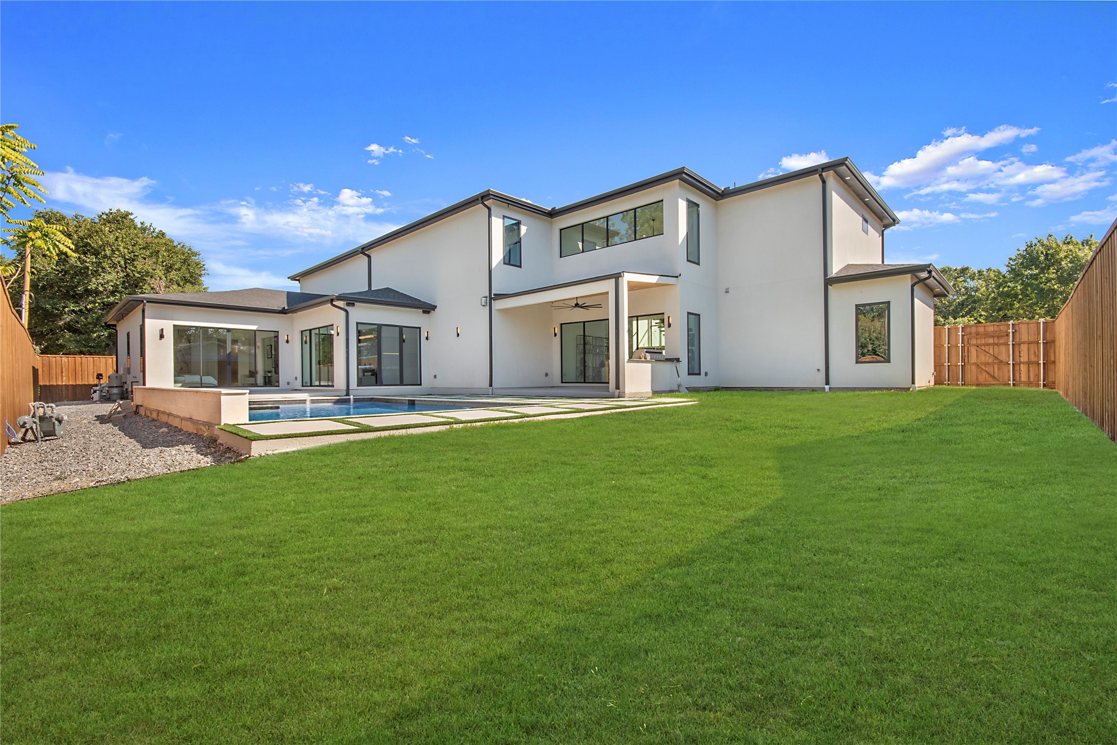 10207 Marsh Lane