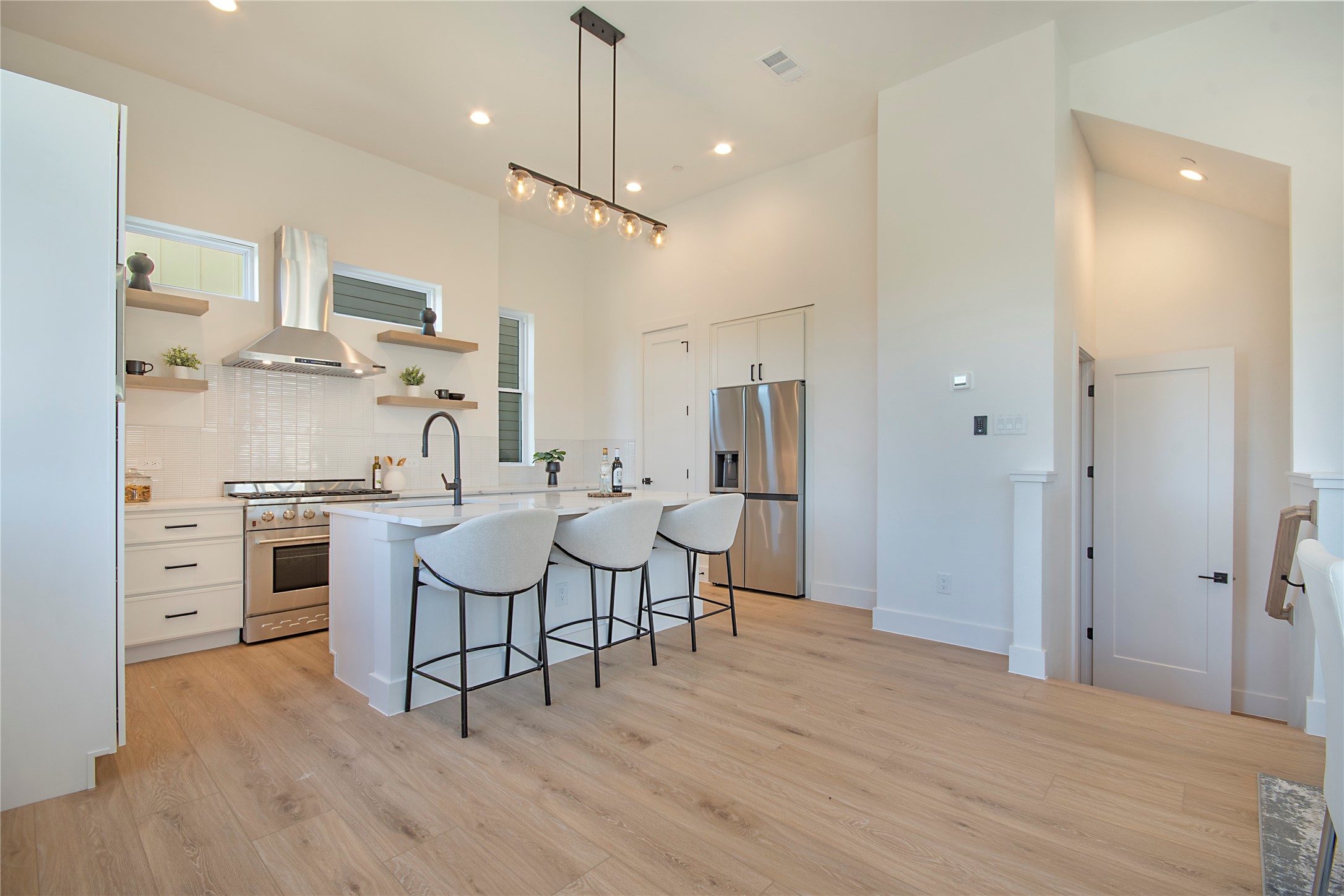 2203 Hondo Avenue 106