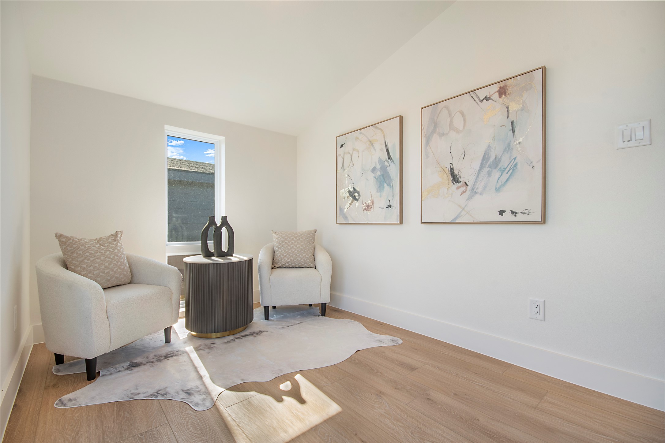 2203 Hondo Avenue 106