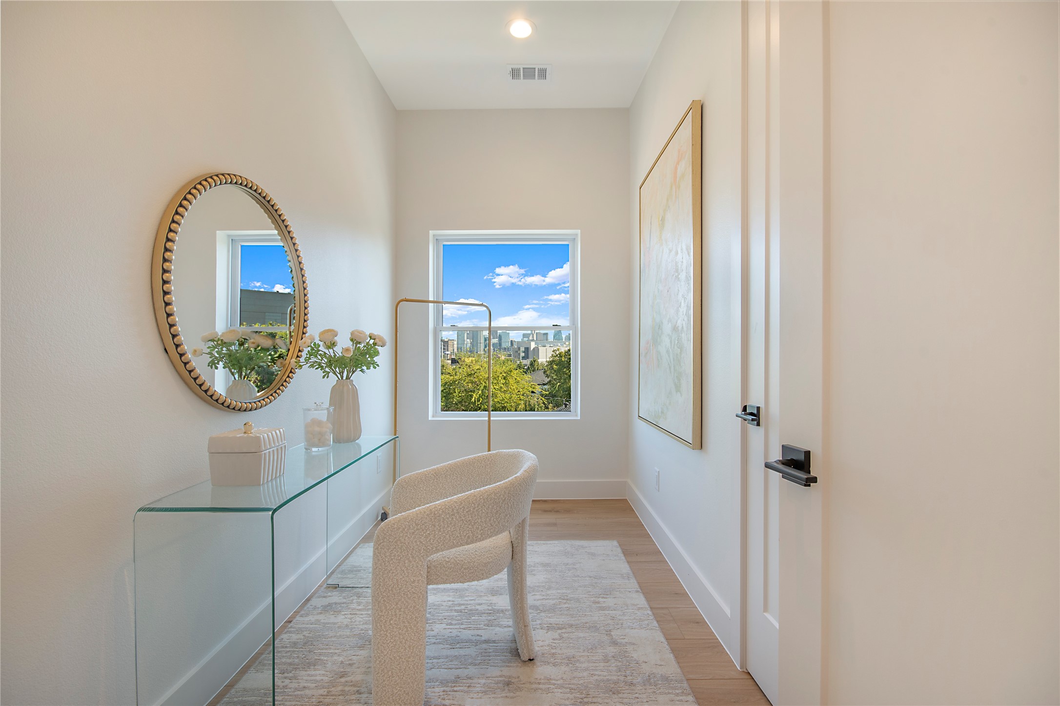 2203 Hondo Avenue 106