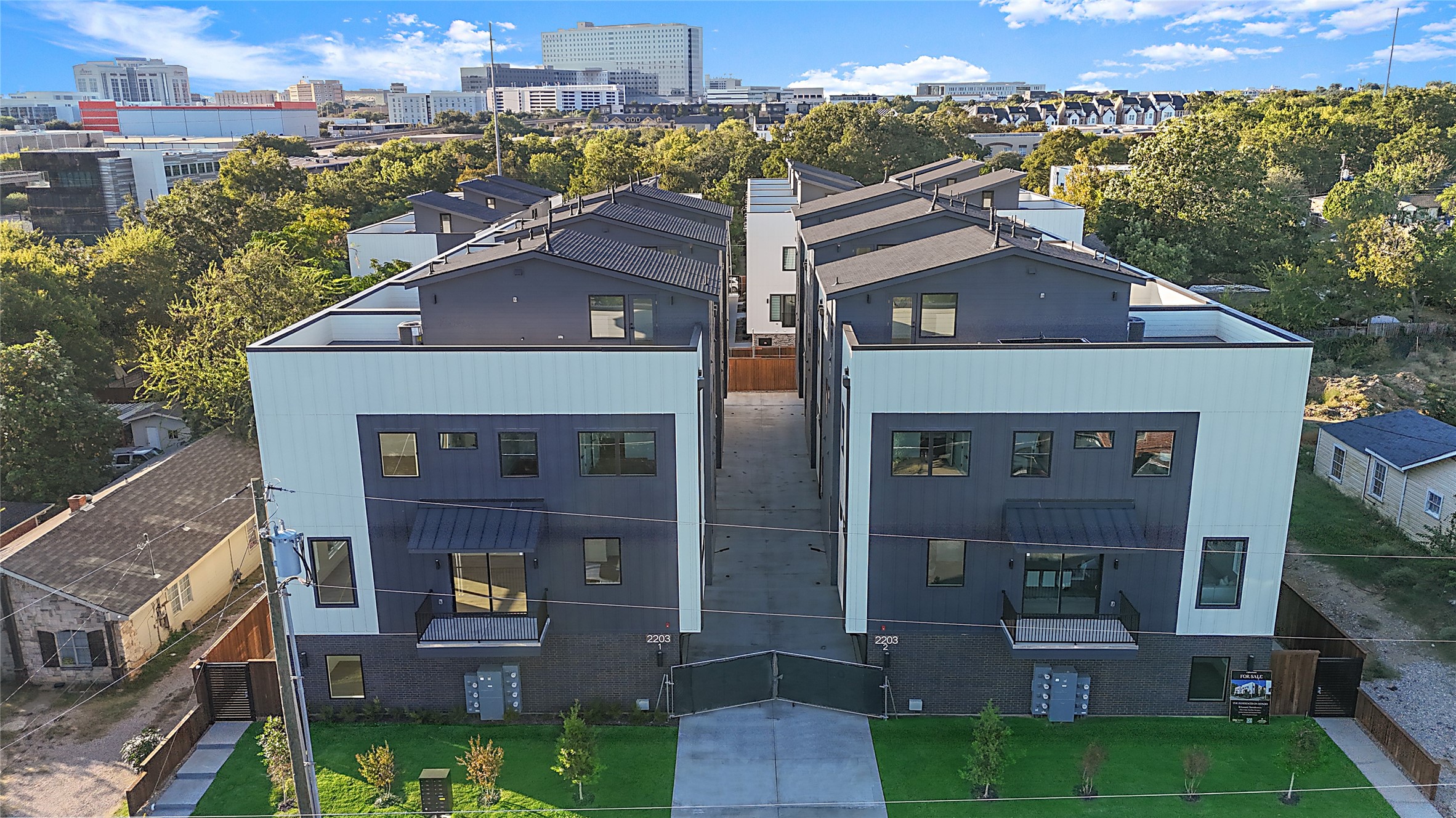 2203 Hondo Avenue 106