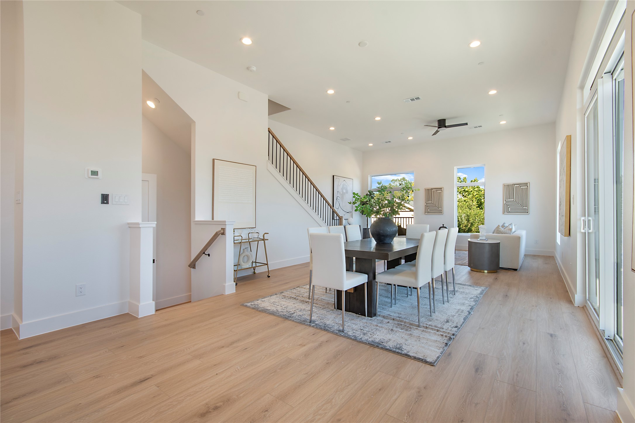 2203 Hondo Avenue 106