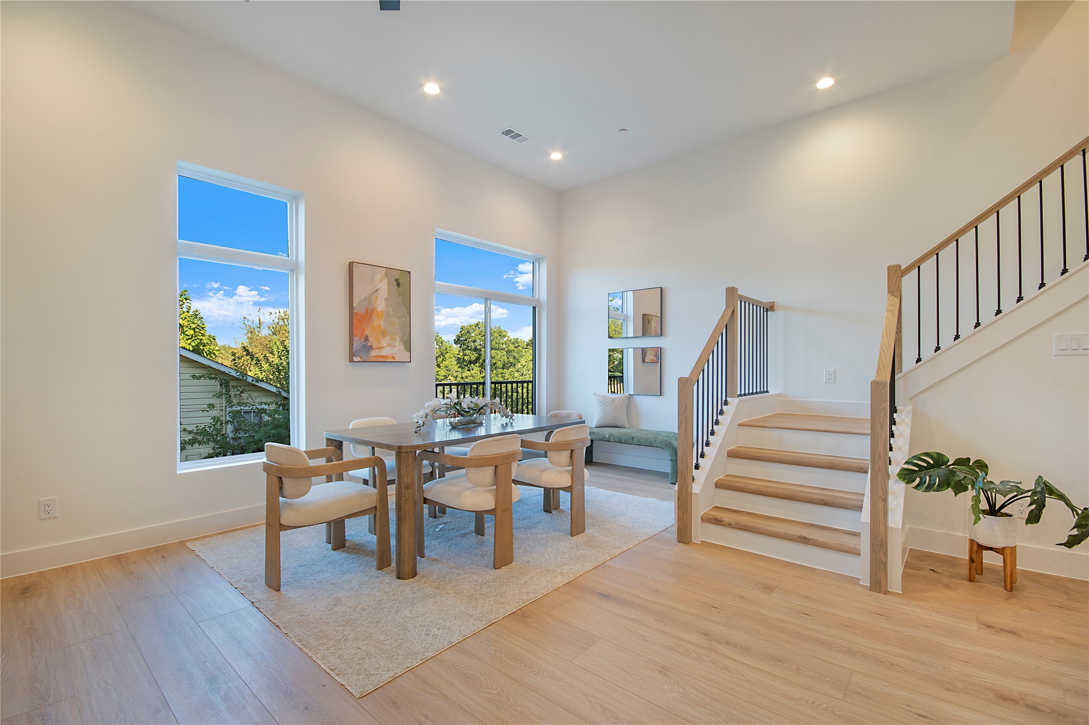 2203 Hondo Avenue 103