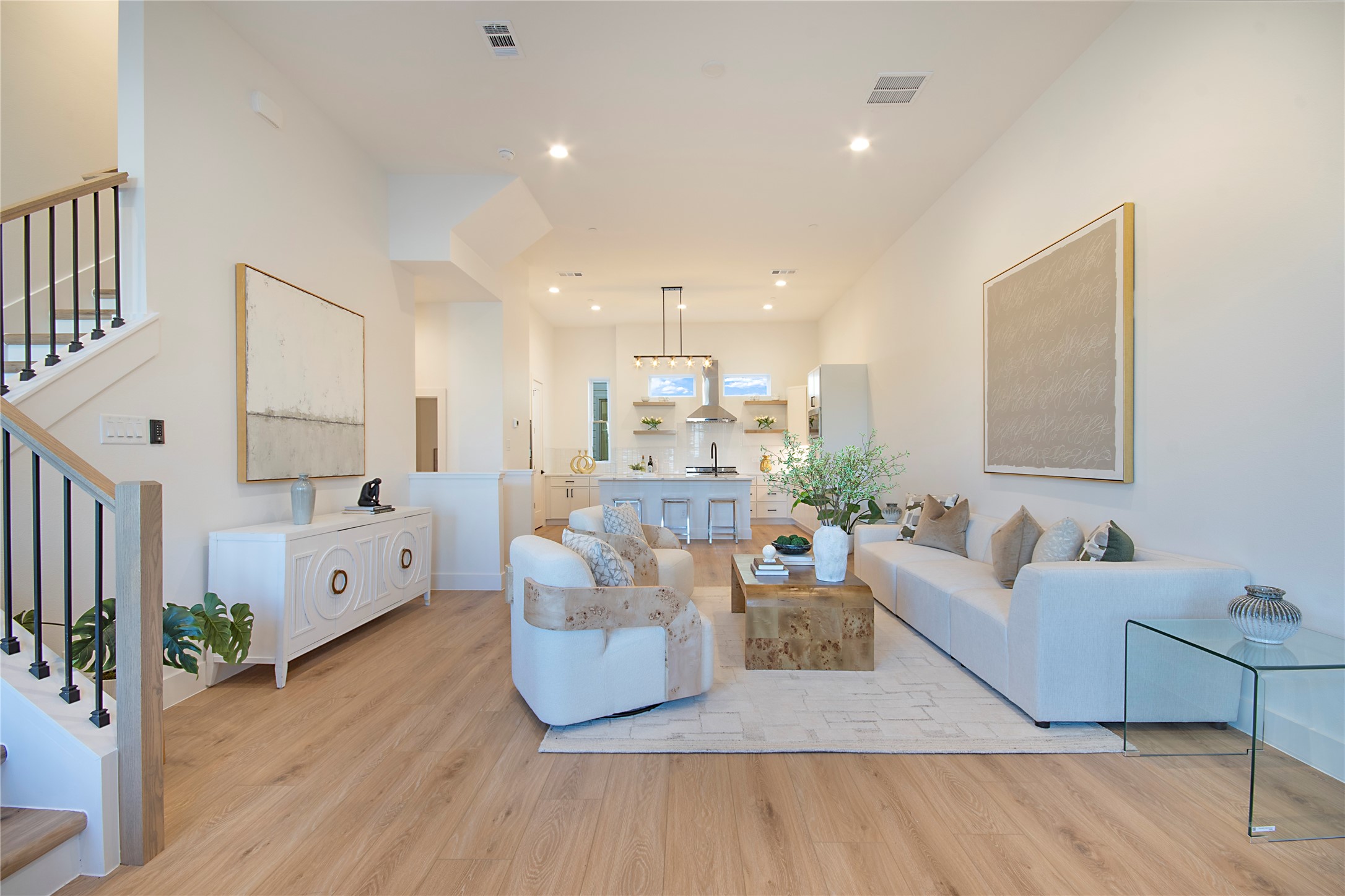 2203 Hondo Avenue 103