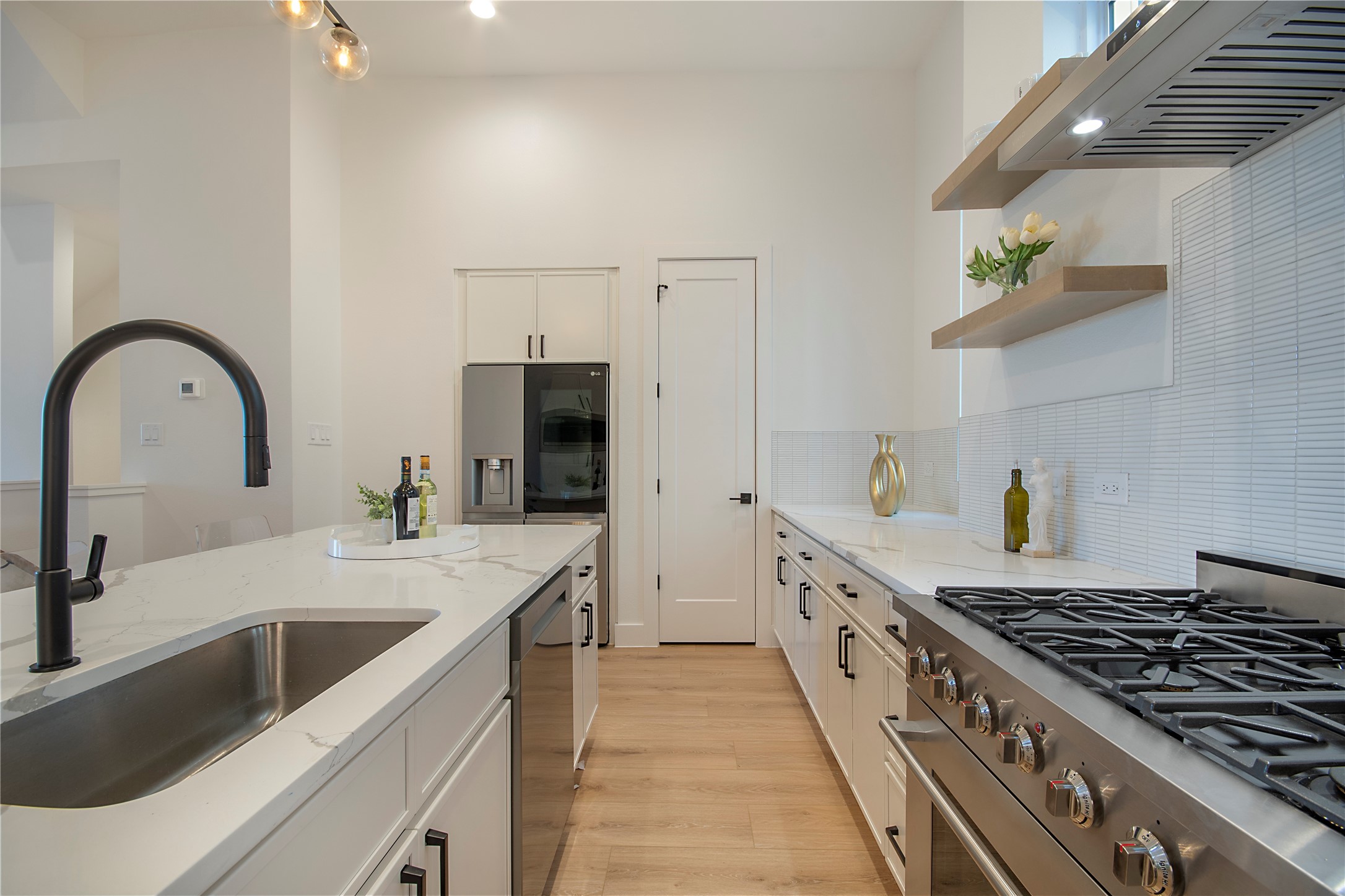 2203 Hondo Avenue 103