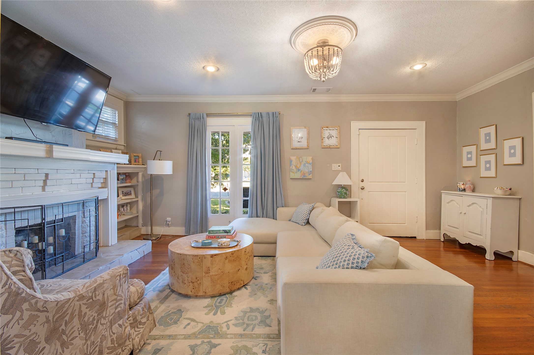 5828 Prospect Avenue