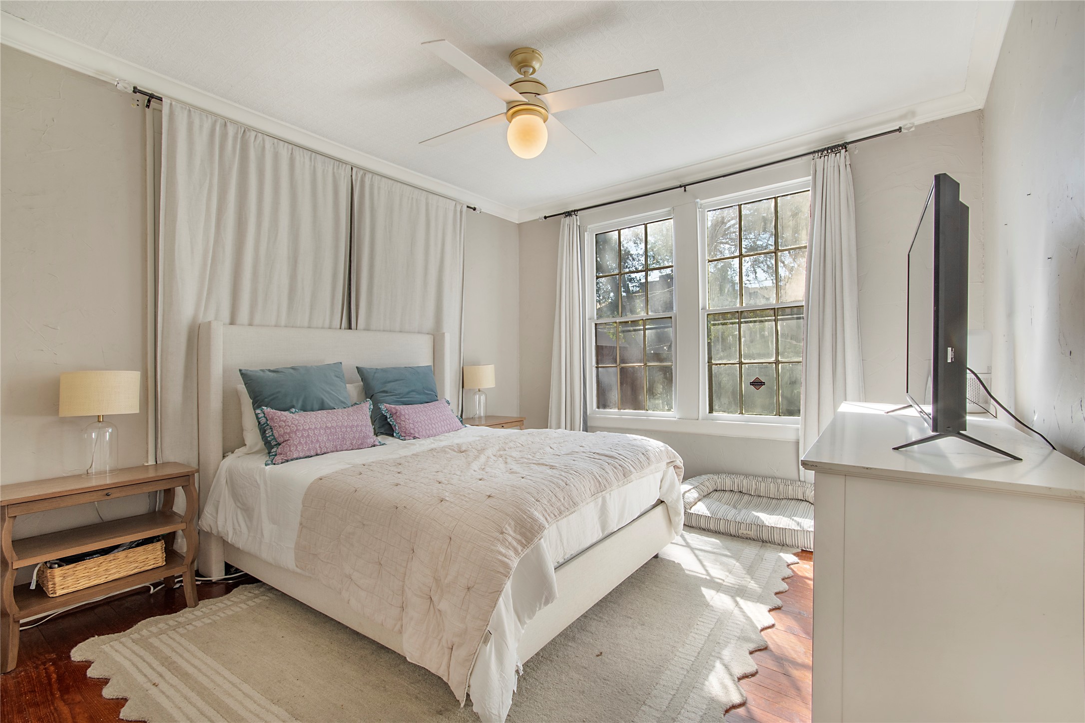 5828 Prospect Avenue