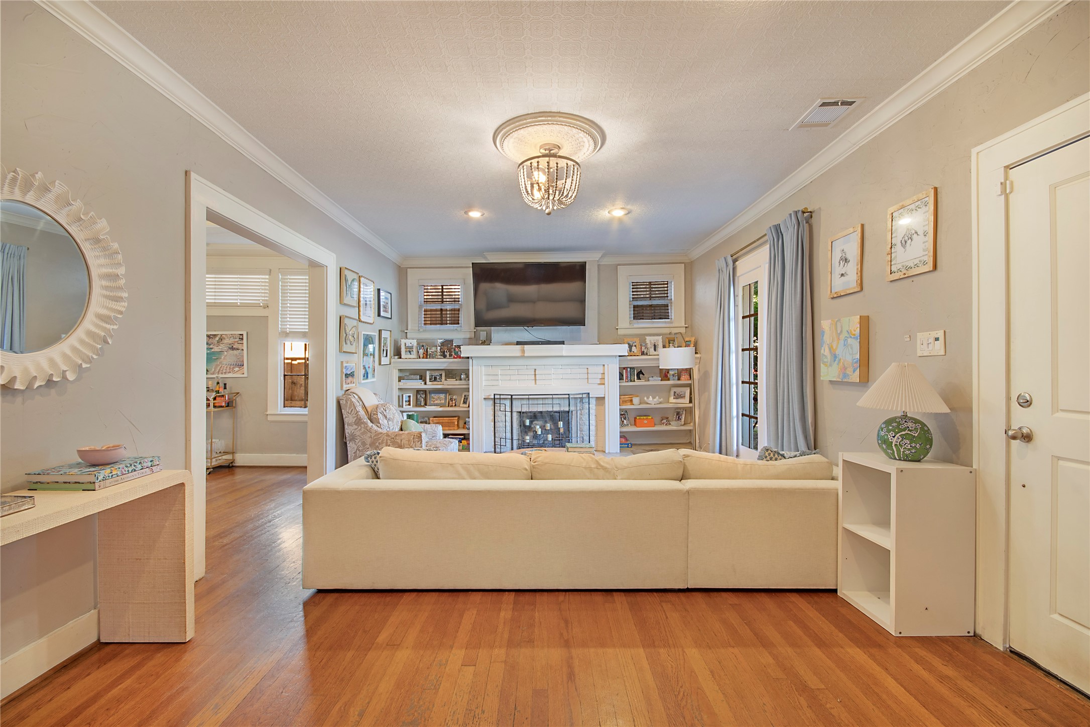 5828 Prospect Avenue