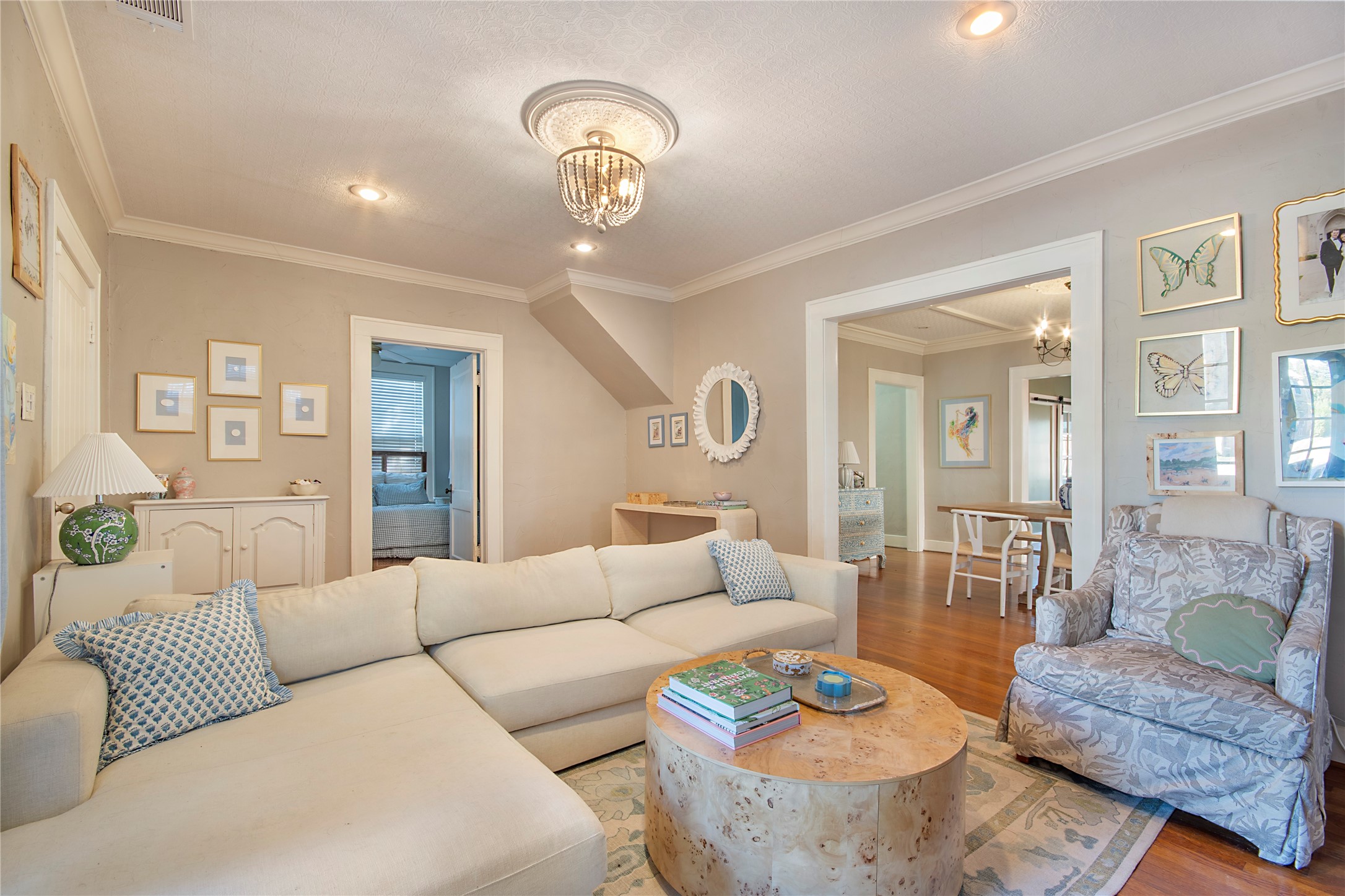 5828 Prospect Avenue