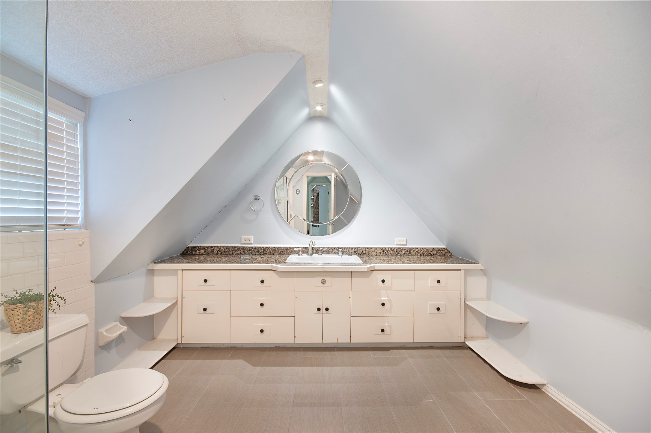 5828 Prospect Avenue