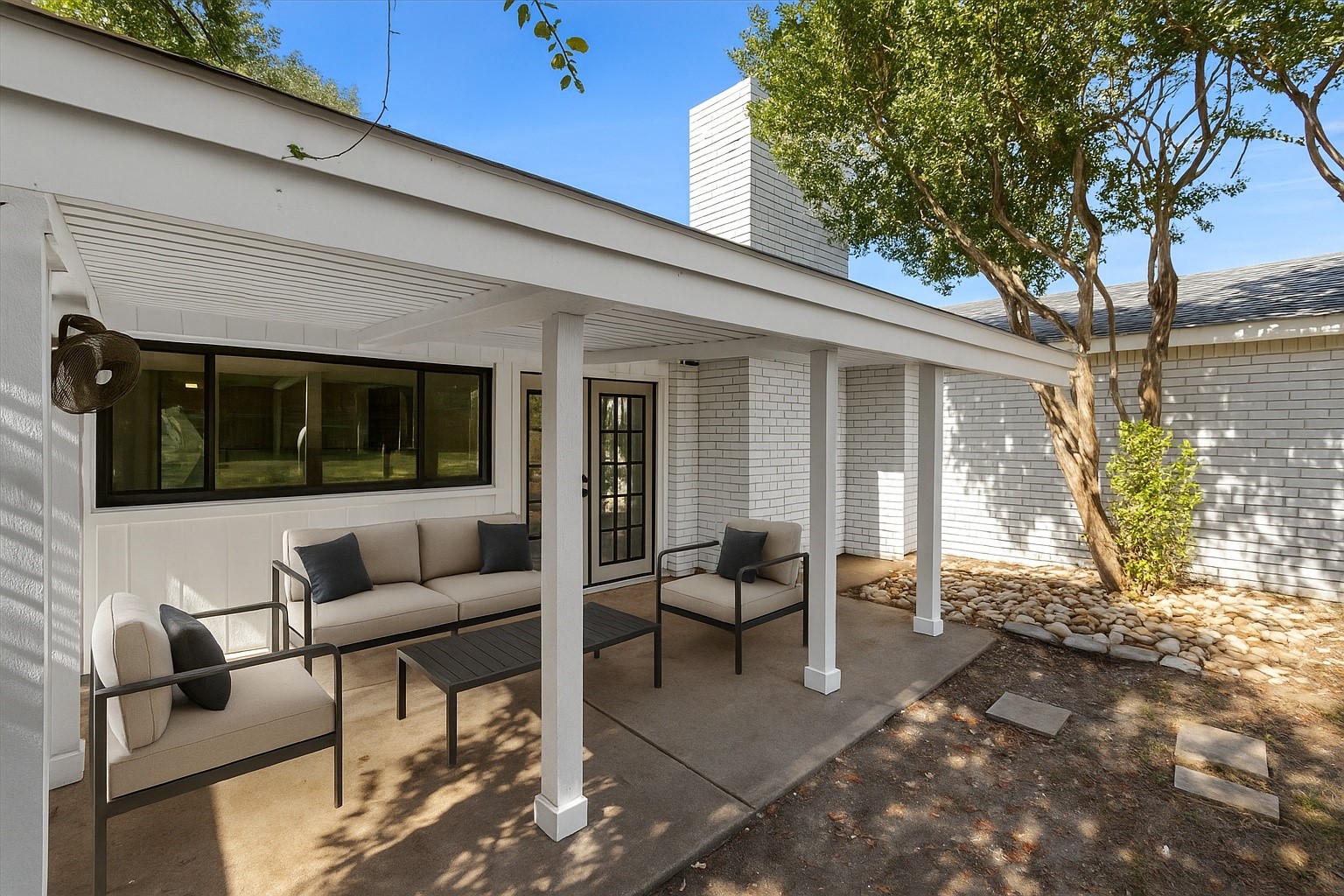 2814 Lindbergh Drive