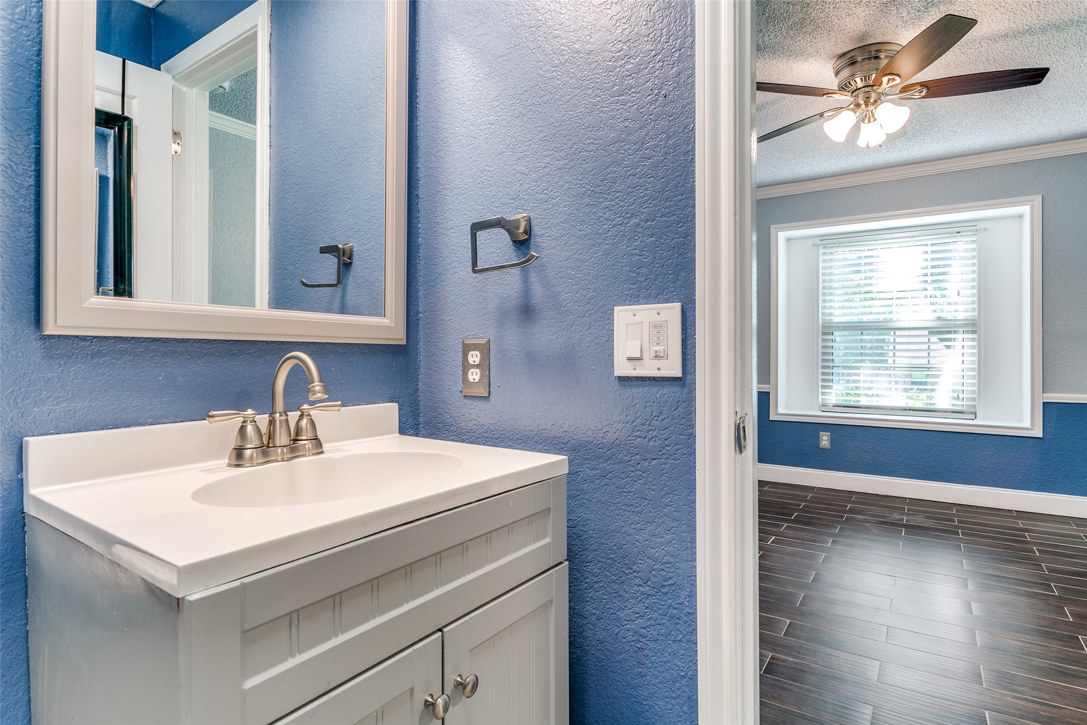 3713 Brentwood Court