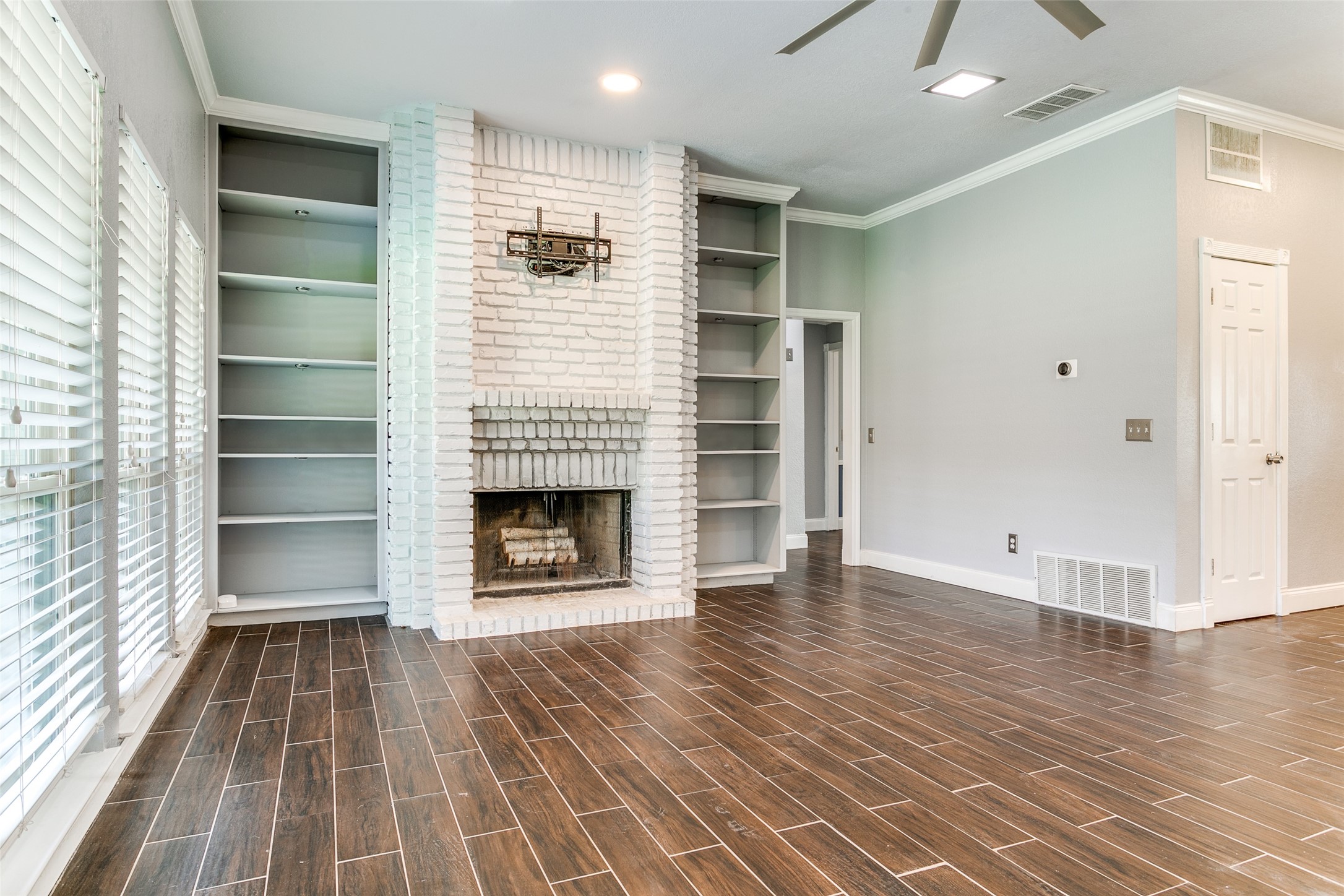 3713 Brentwood Court