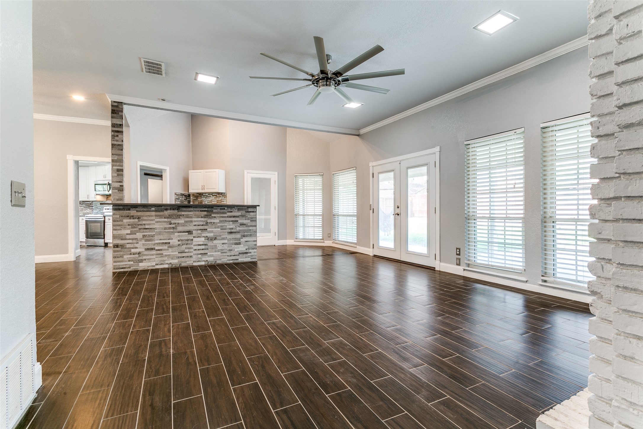 3713 Brentwood Court